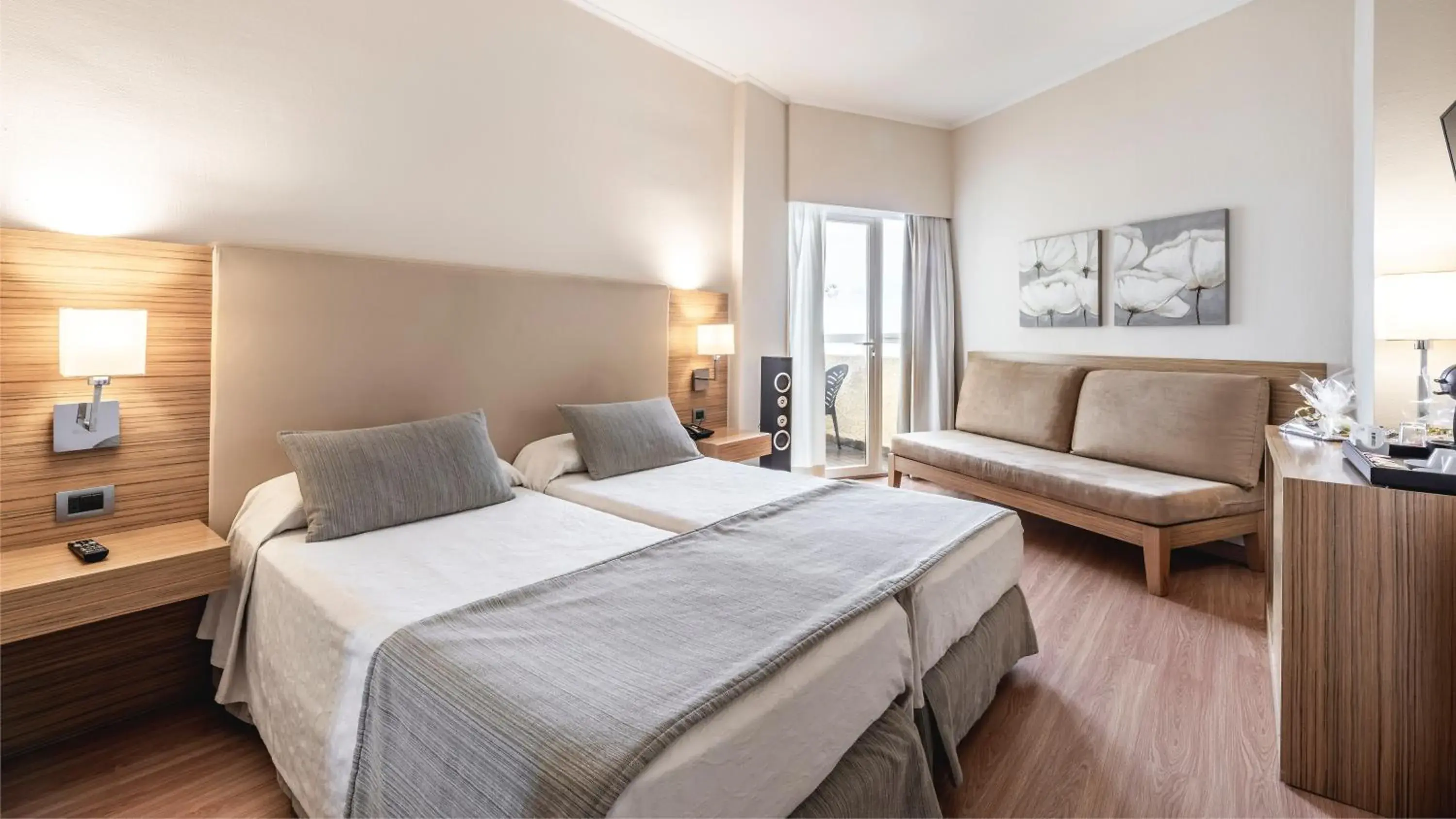 Photo of the whole room, Bed in Be Live Adults Only Tenerife Photo of the whole room, Bed in Be Live Adults Only Tenerife