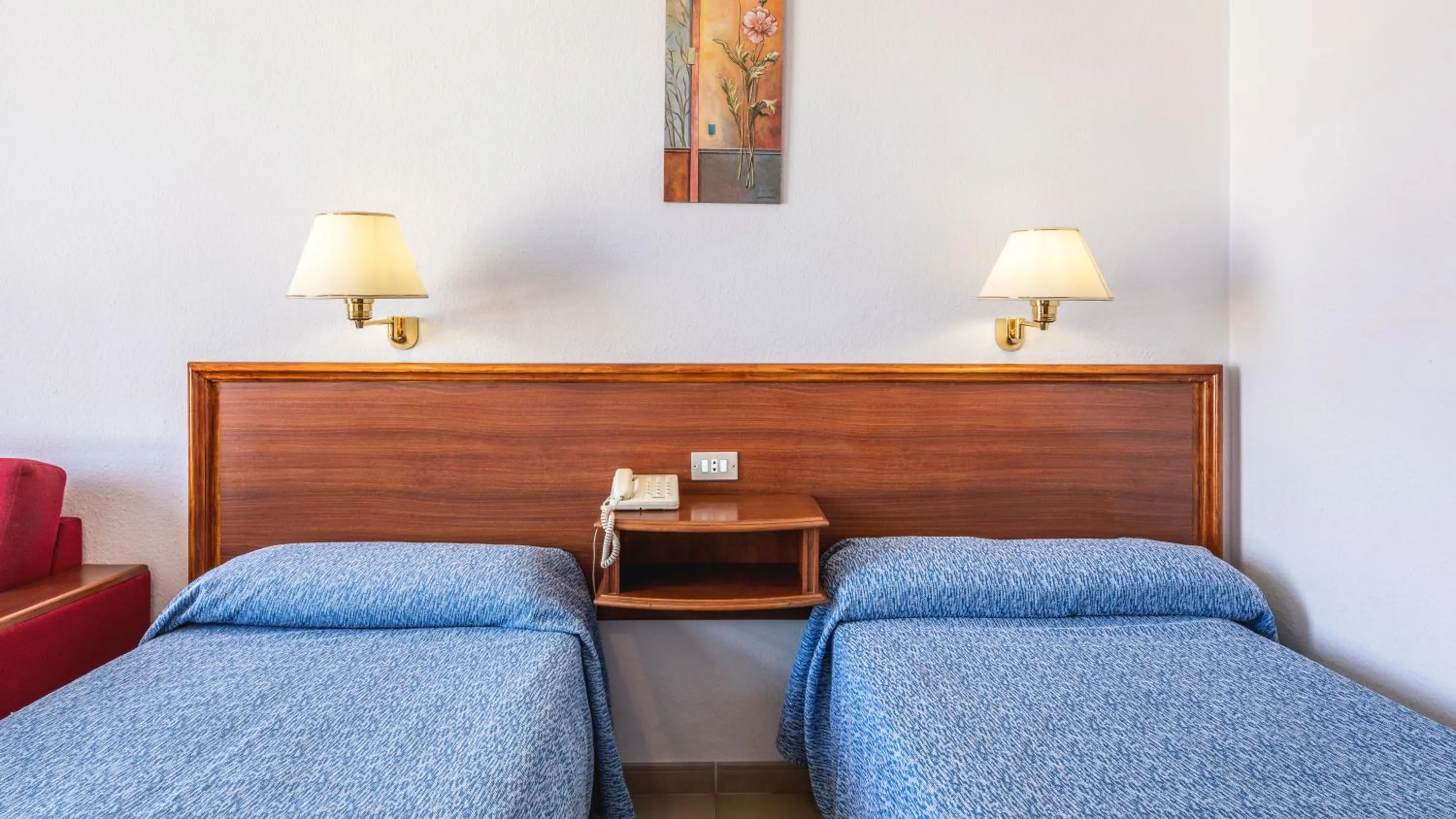 Bedroom, Bed in Be Smart Florida Plaza