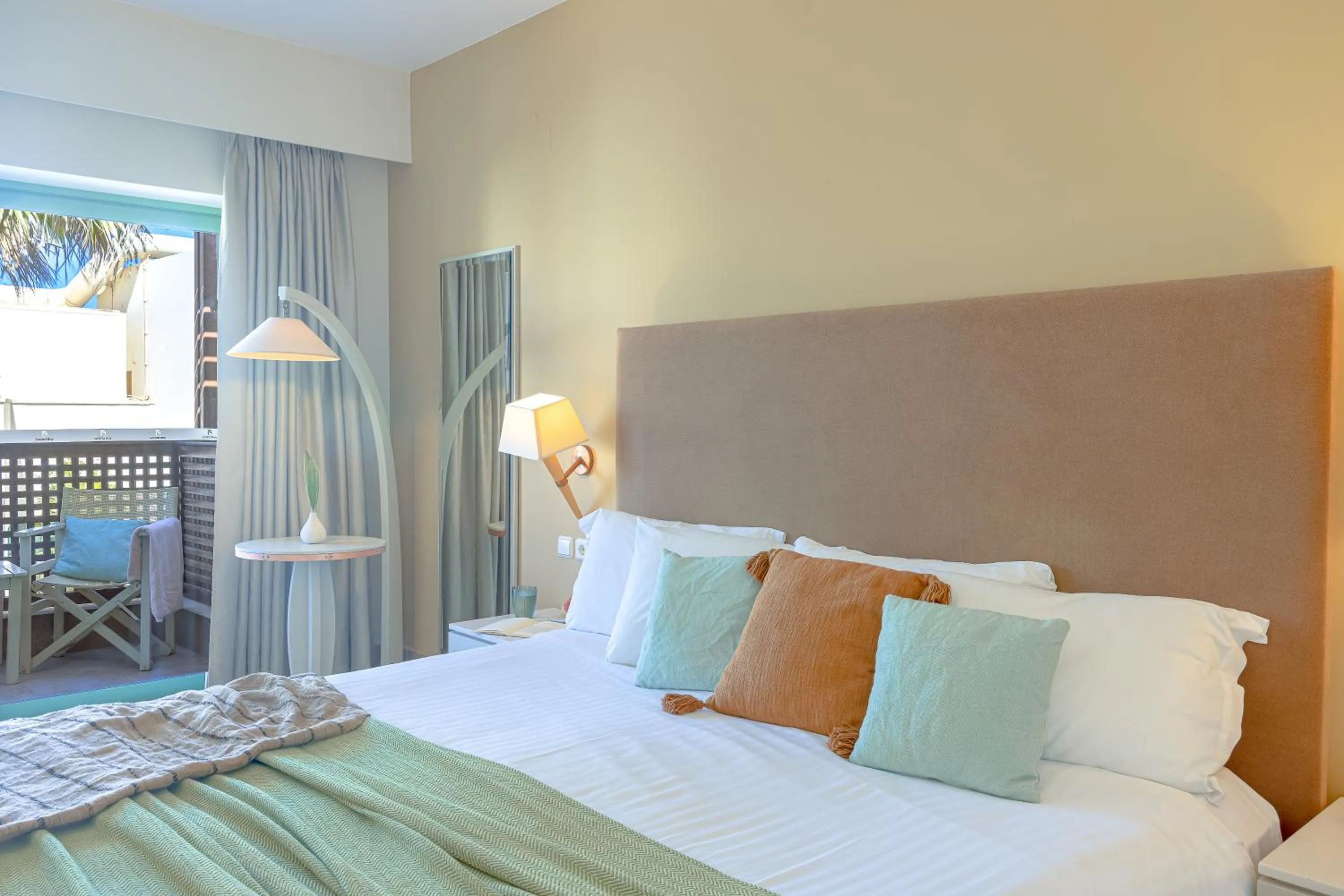 Bed in Giannoulis - Grand Bay Beach Resort (Exclusive Adults Only)