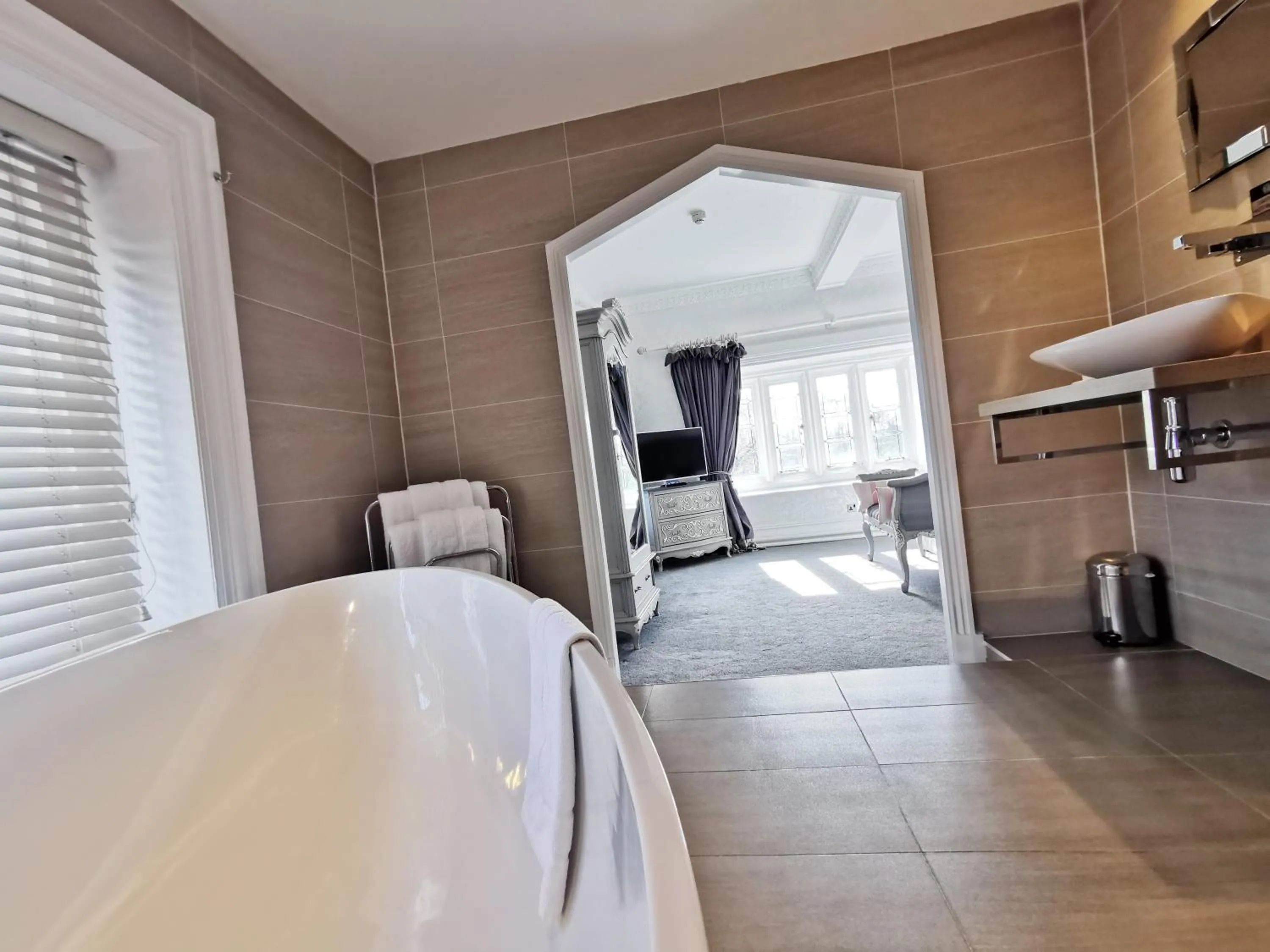 Bathroom, Bed in Stirk House Hotel