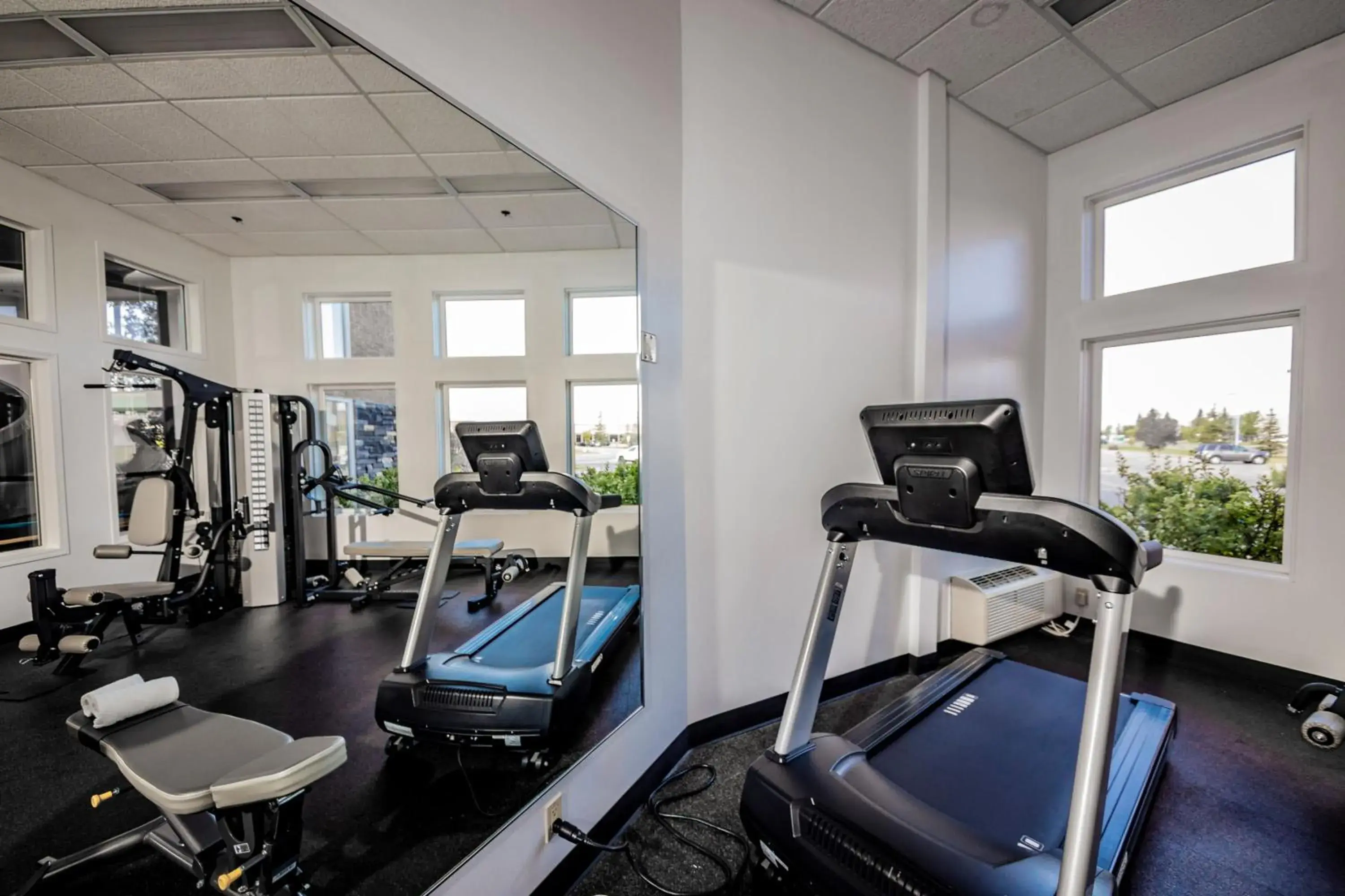 Fitness centre/facilities in Service Plus Inns and Suites Calgary Fitness centre/facilities in Service Plus Inns and Suites Calgary