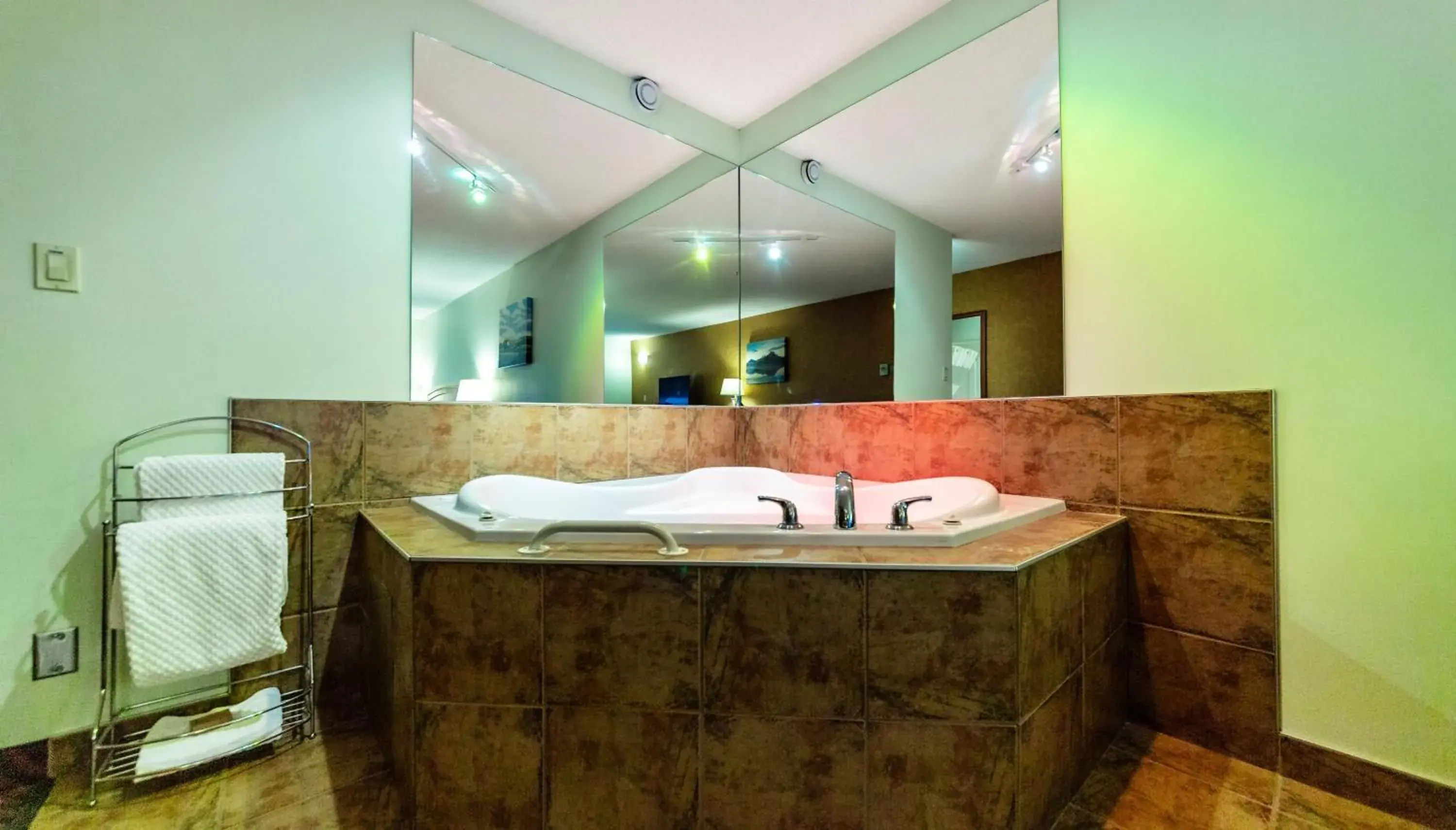 Spa and wellness centre/facilities in Service Plus Inns and Suites Calgary Spa and wellness centre/facilities in Service Plus Inns and Suites Calgary