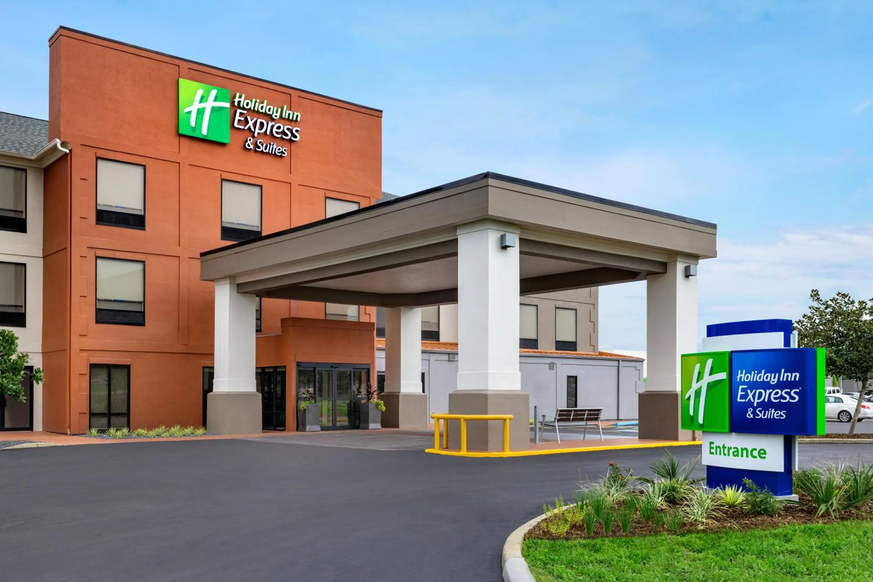 Property building in Holiday Inn Express & Suites Opelousas by IHG