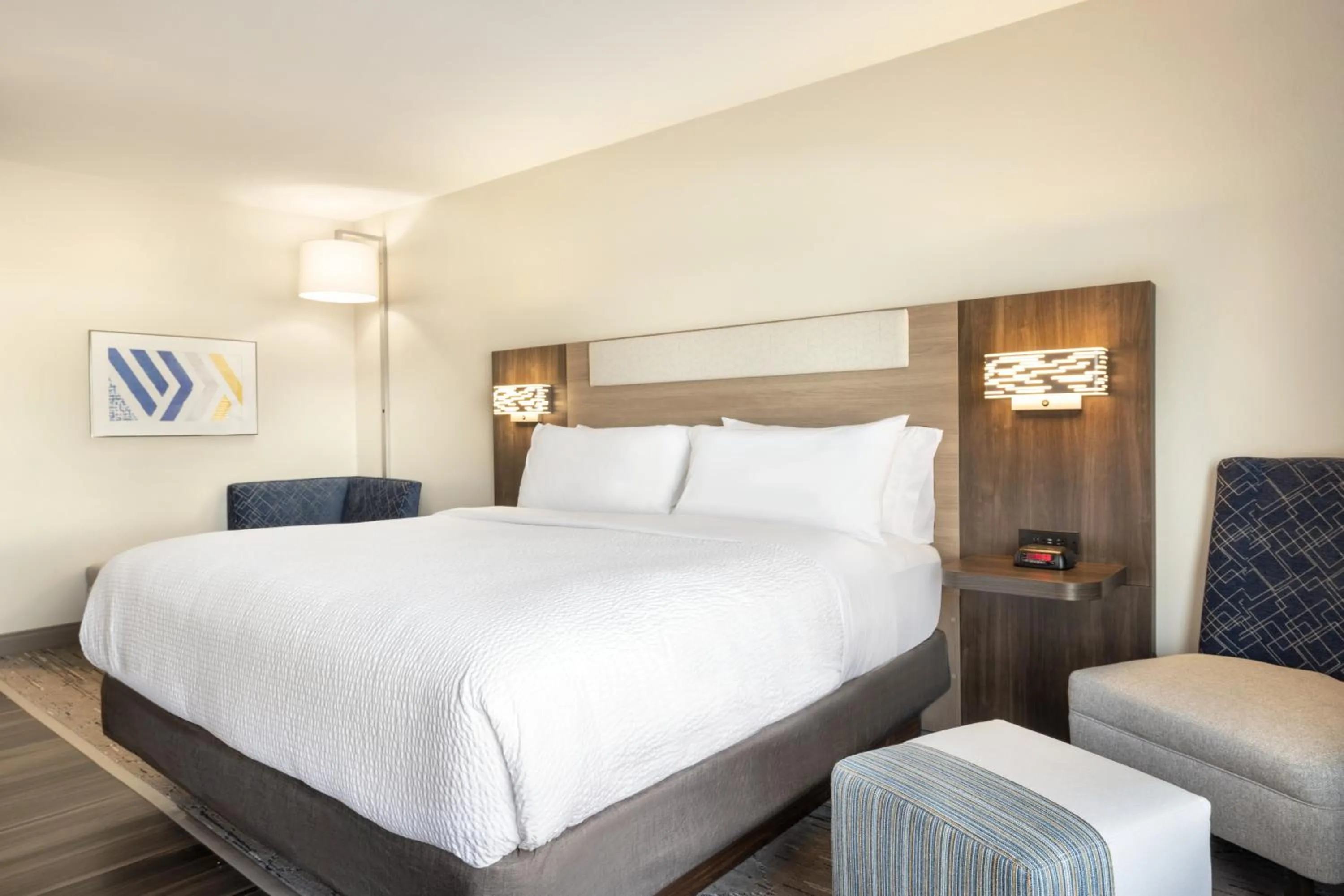 Bedroom, Bed in Holiday Inn Express & Suites Opelousas by IHG