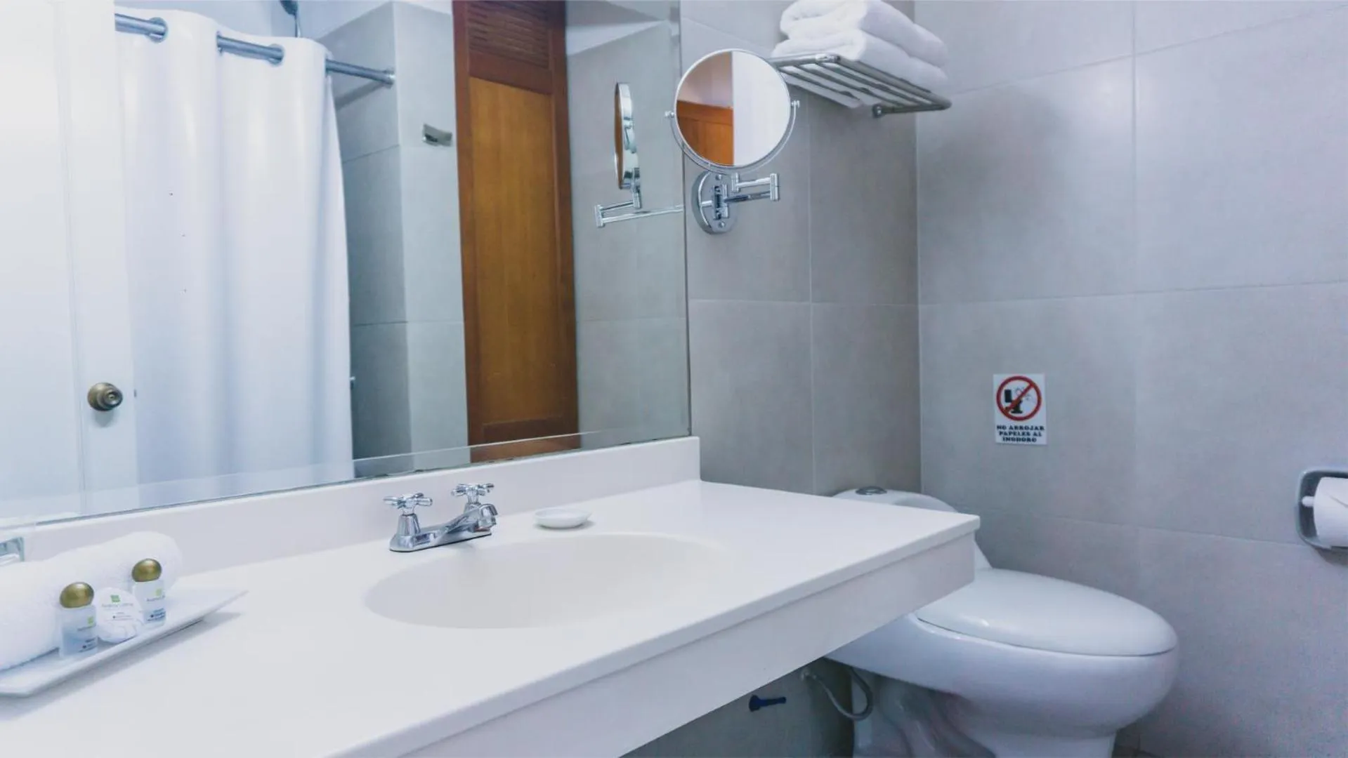 Bathroom in Faraona Grand Hotel