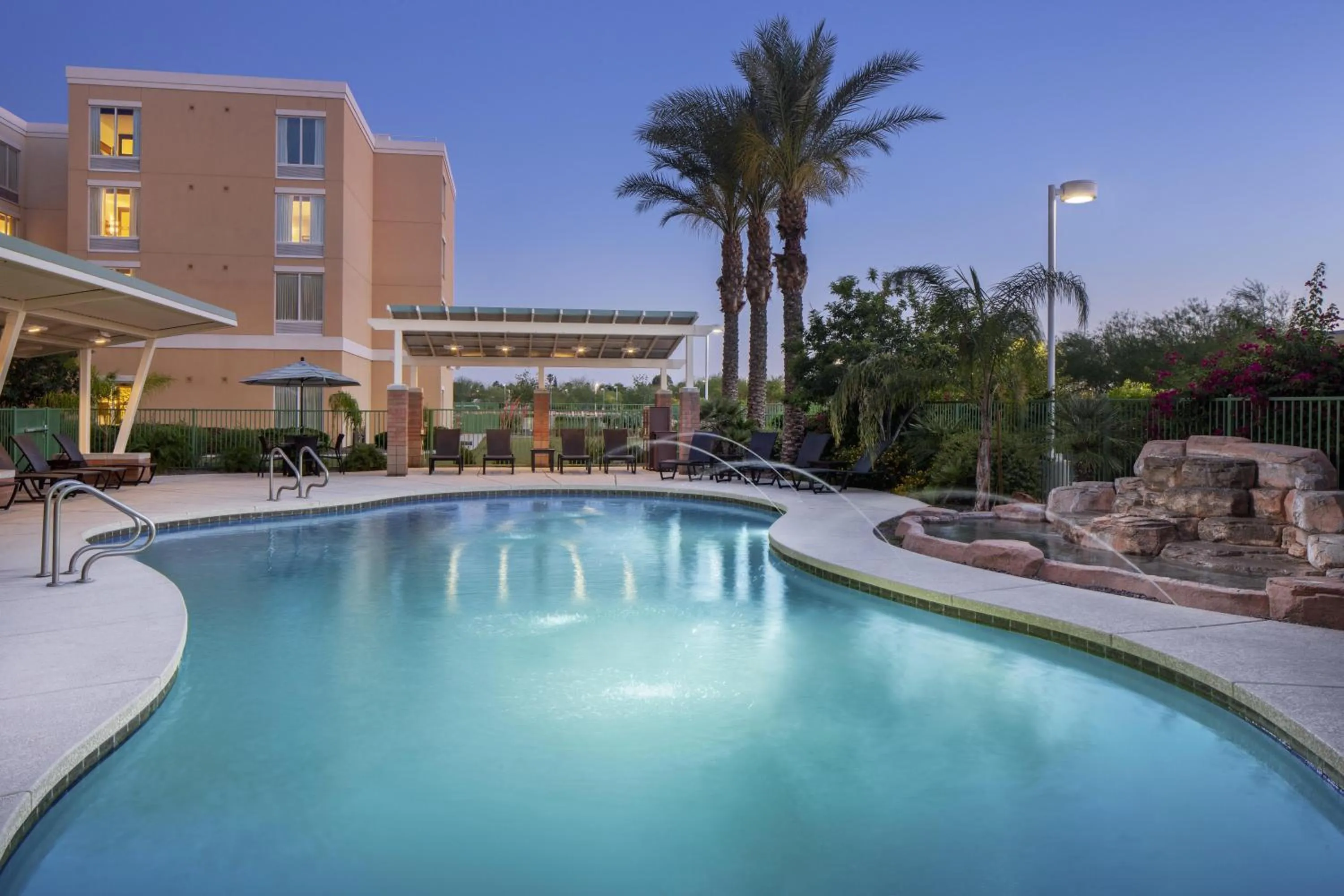 Swimming pool in Hyatt Place Phoenix/ Mesa