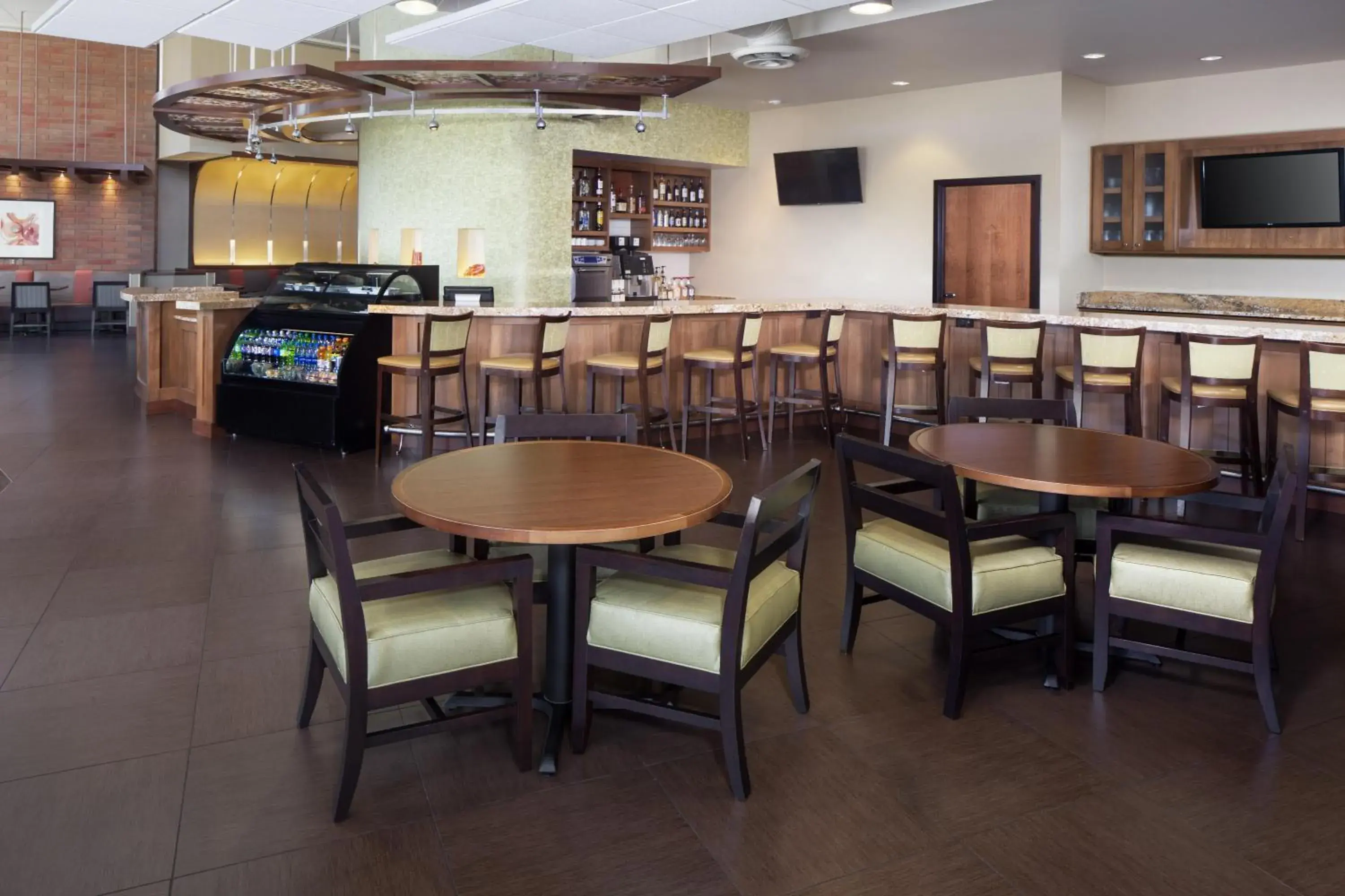 Lounge or bar in Hyatt Place Phoenix/ Mesa Lounge or bar in Hyatt Place Phoenix/ Mesa