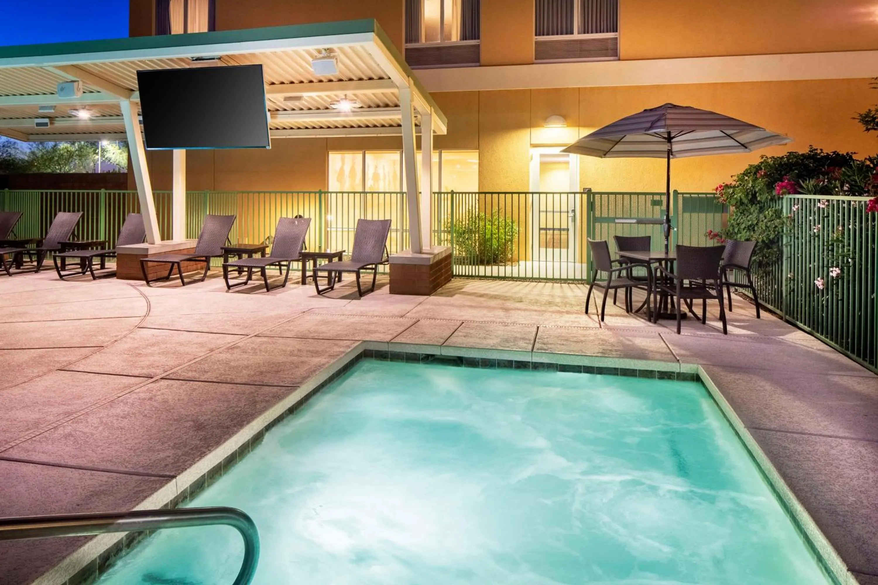 Swimming pool in Hyatt Place Phoenix/ Mesa