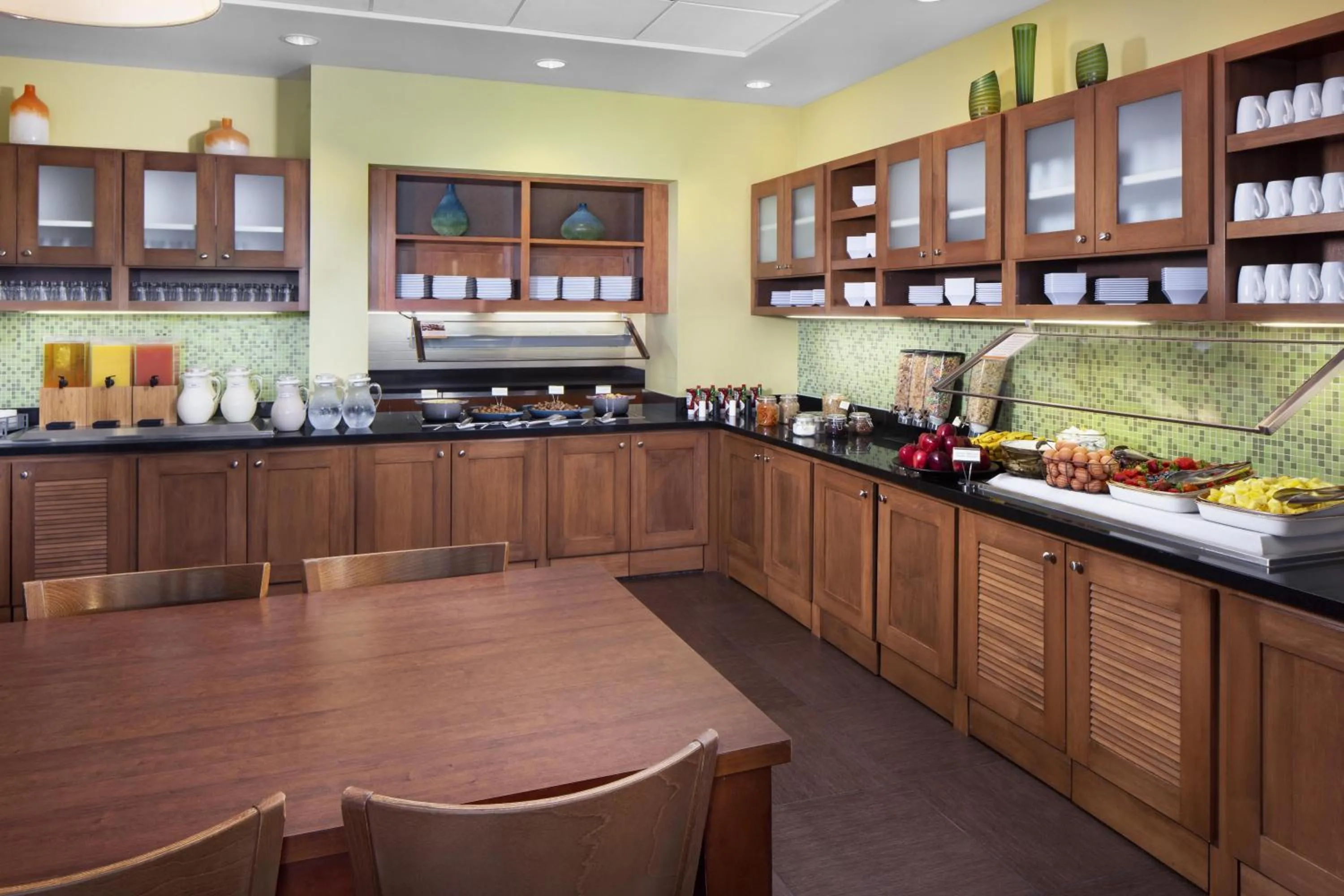 Restaurant/places to eat in Hyatt Place Phoenix/ Mesa