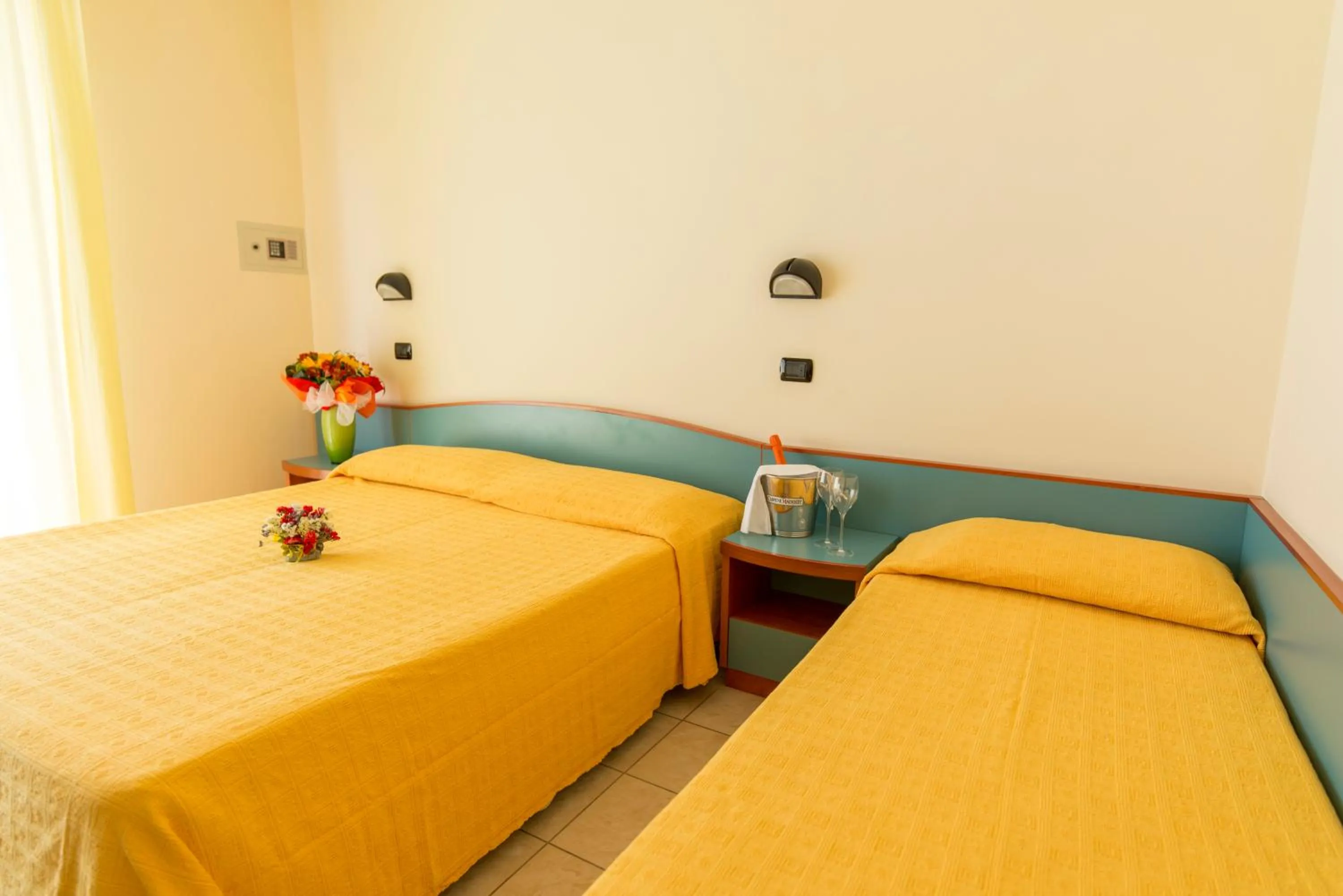 Photo of the whole room in Hotel Atlas