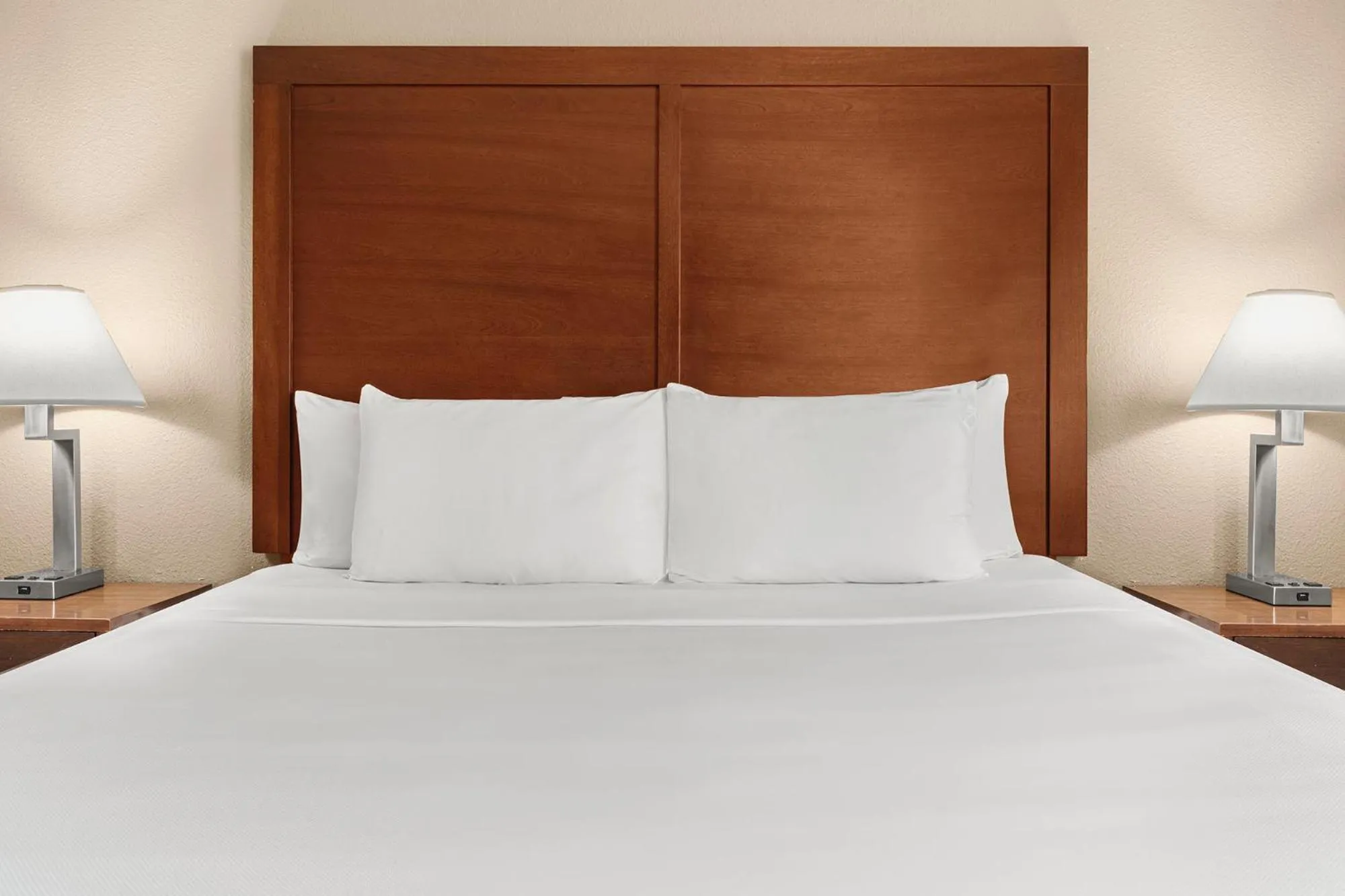 Bed in Comfort Inn & Suites Beaverton - Portland West