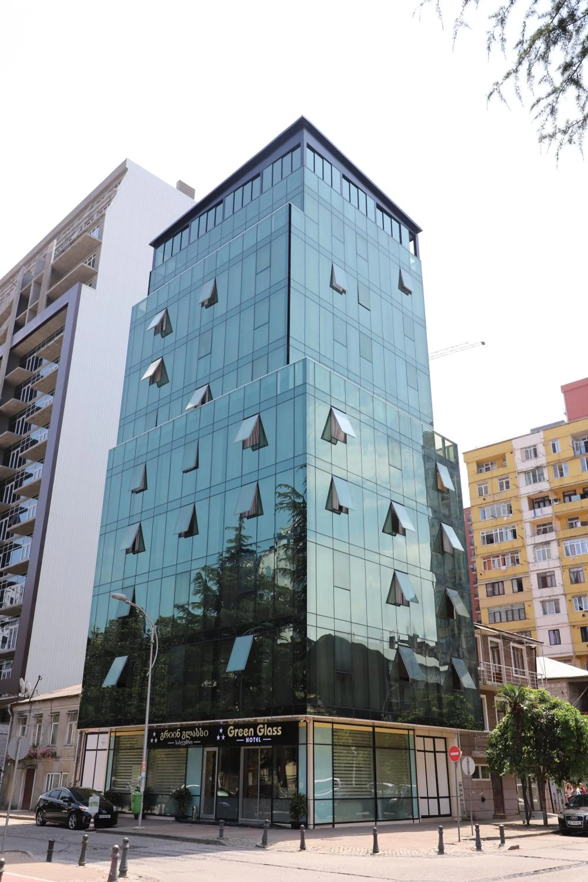 Property building in Hotel Green Glass