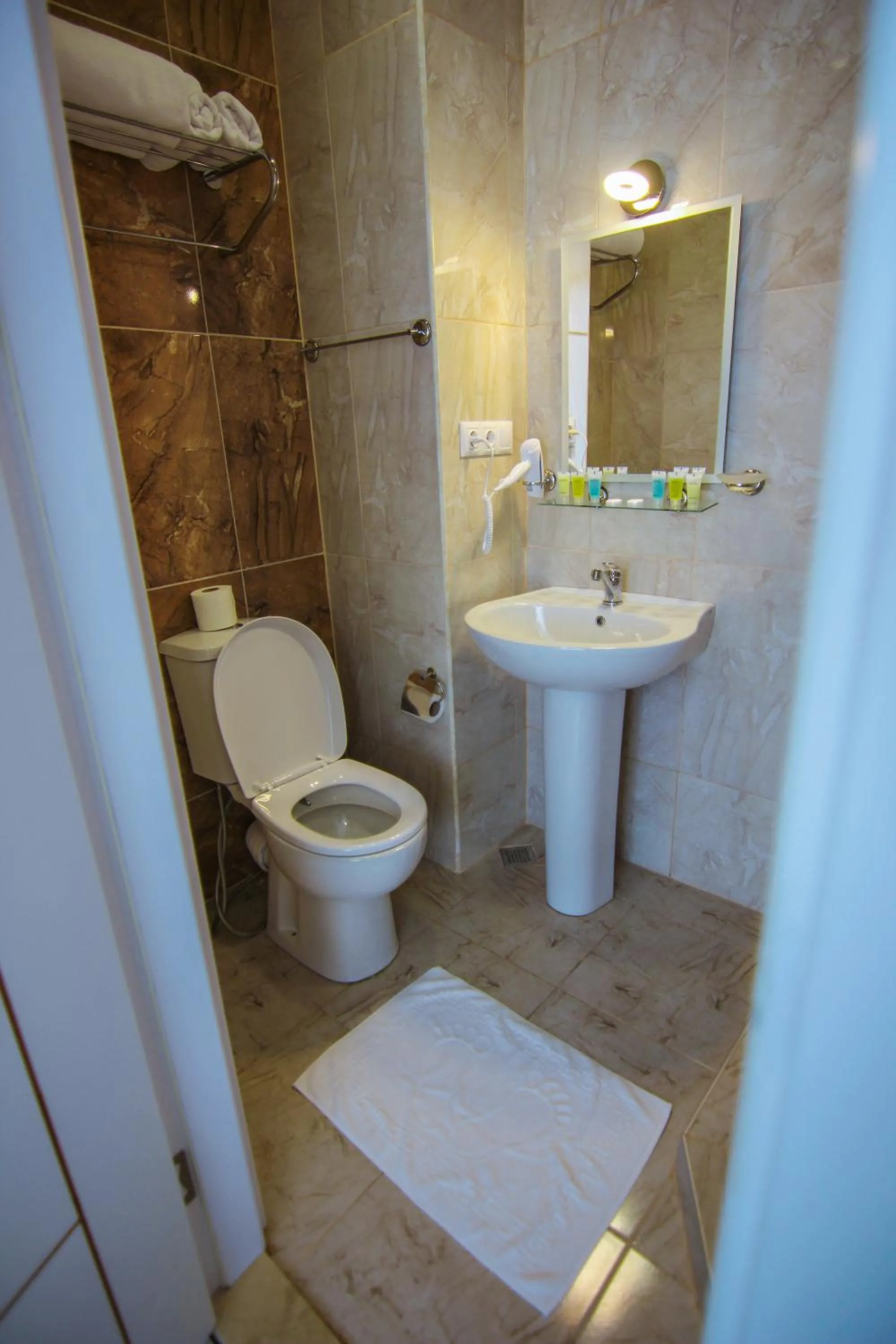 Bathroom in Hotel Green Glass