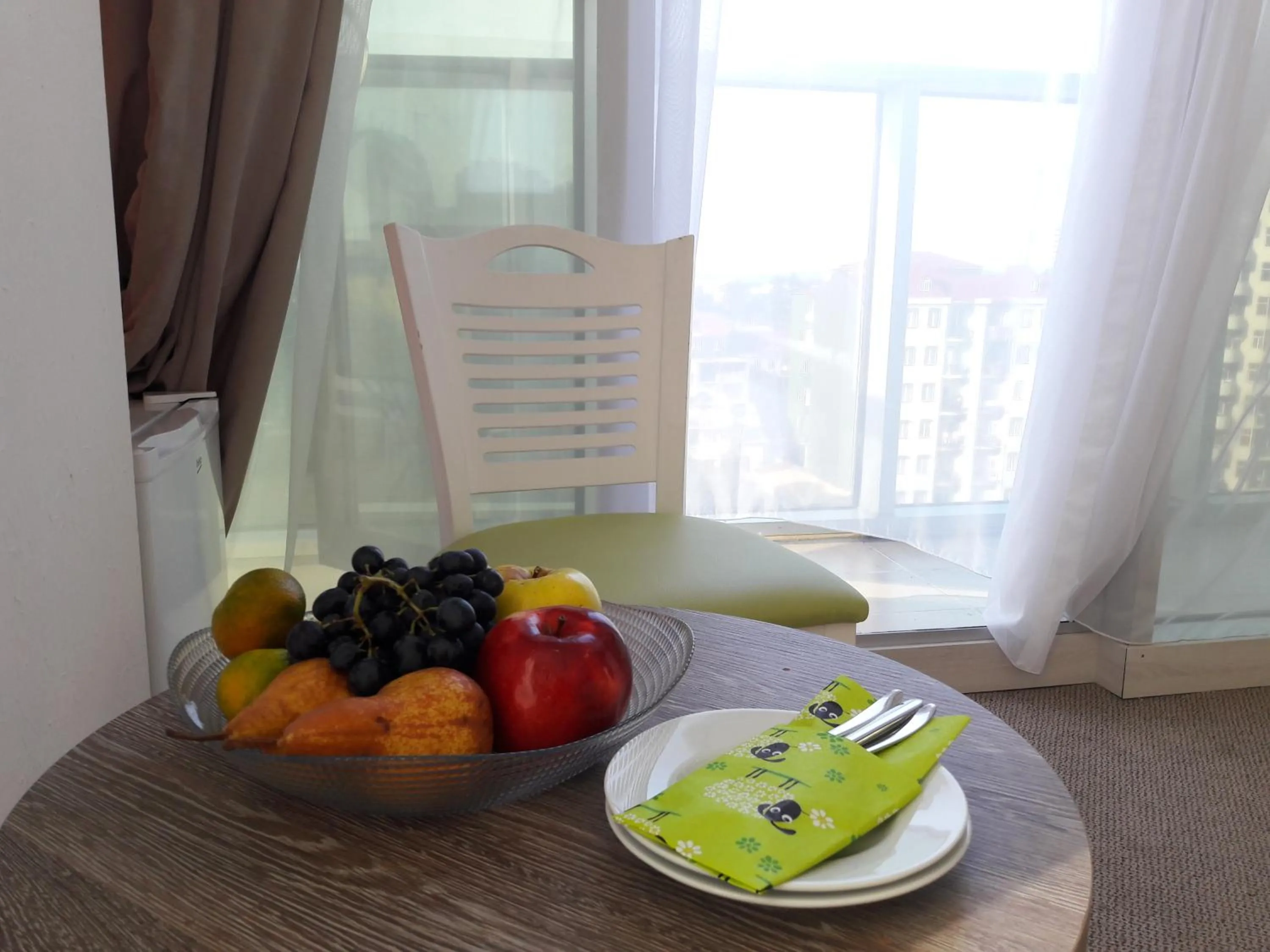 Food and drinks in Hotel Green Glass
