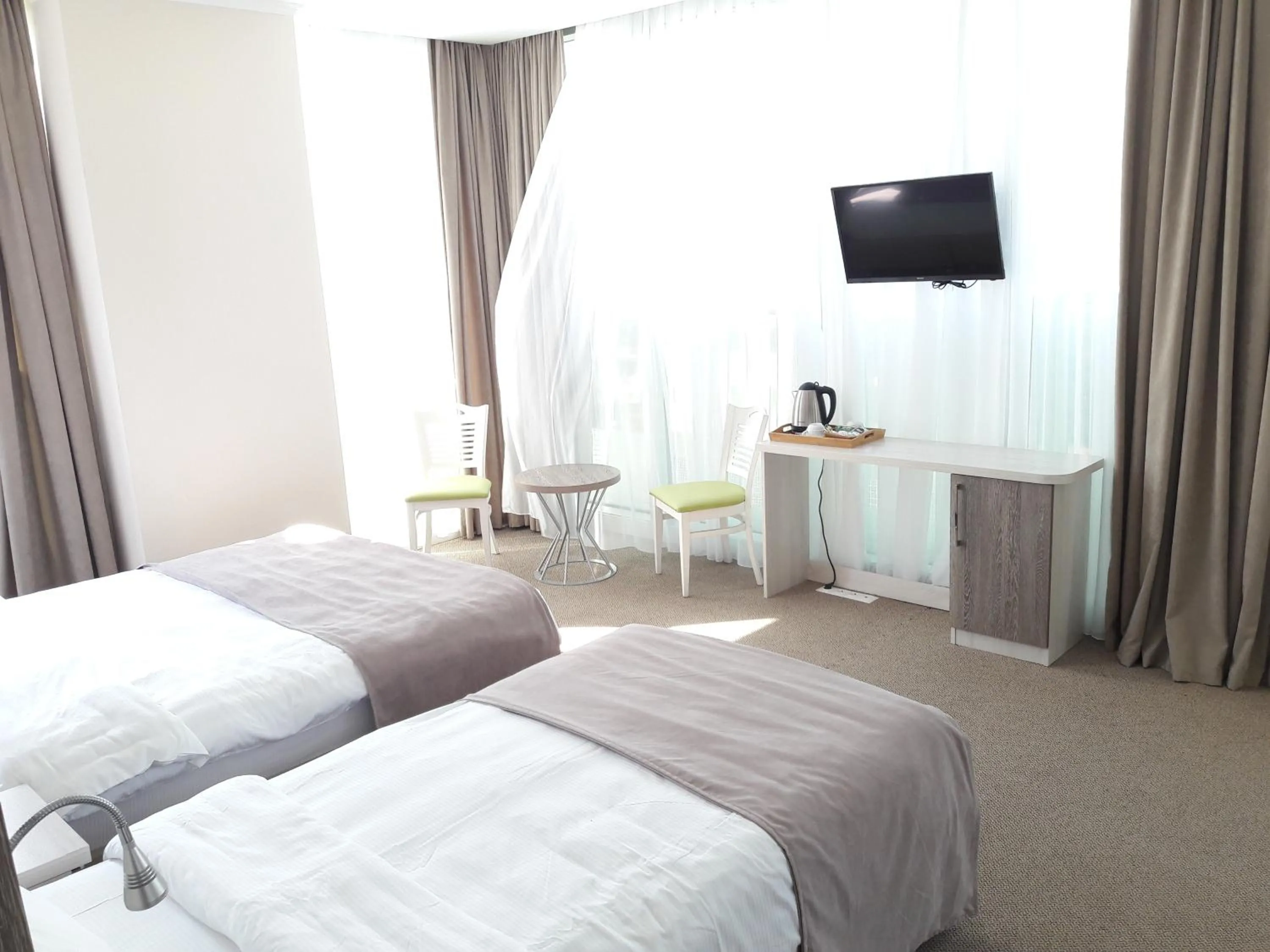 Other, Bed in Hotel Green Glass