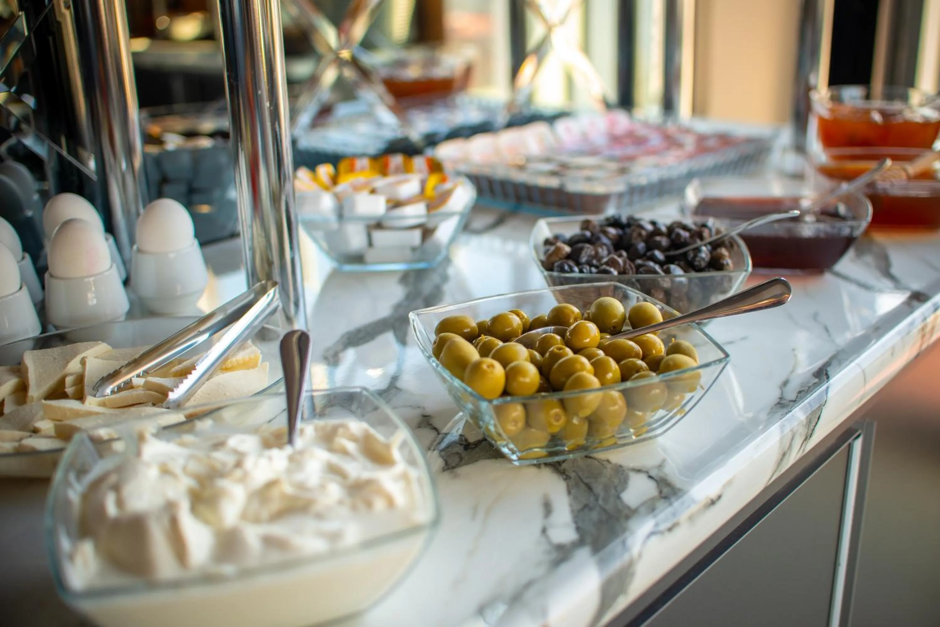 Buffet breakfast in Hotel Green Glass