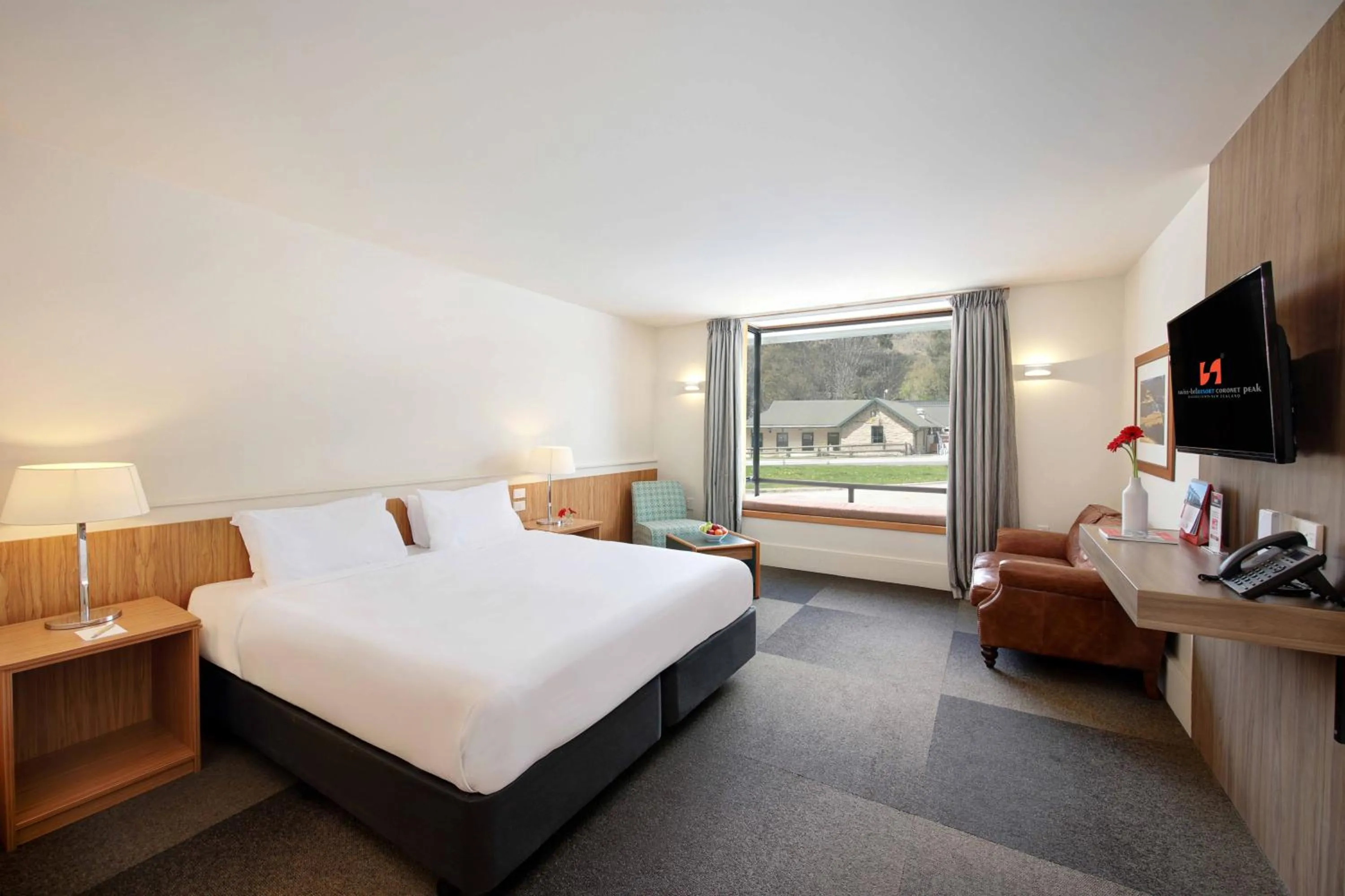 Bed in Swiss-Belresort Coronet Peak