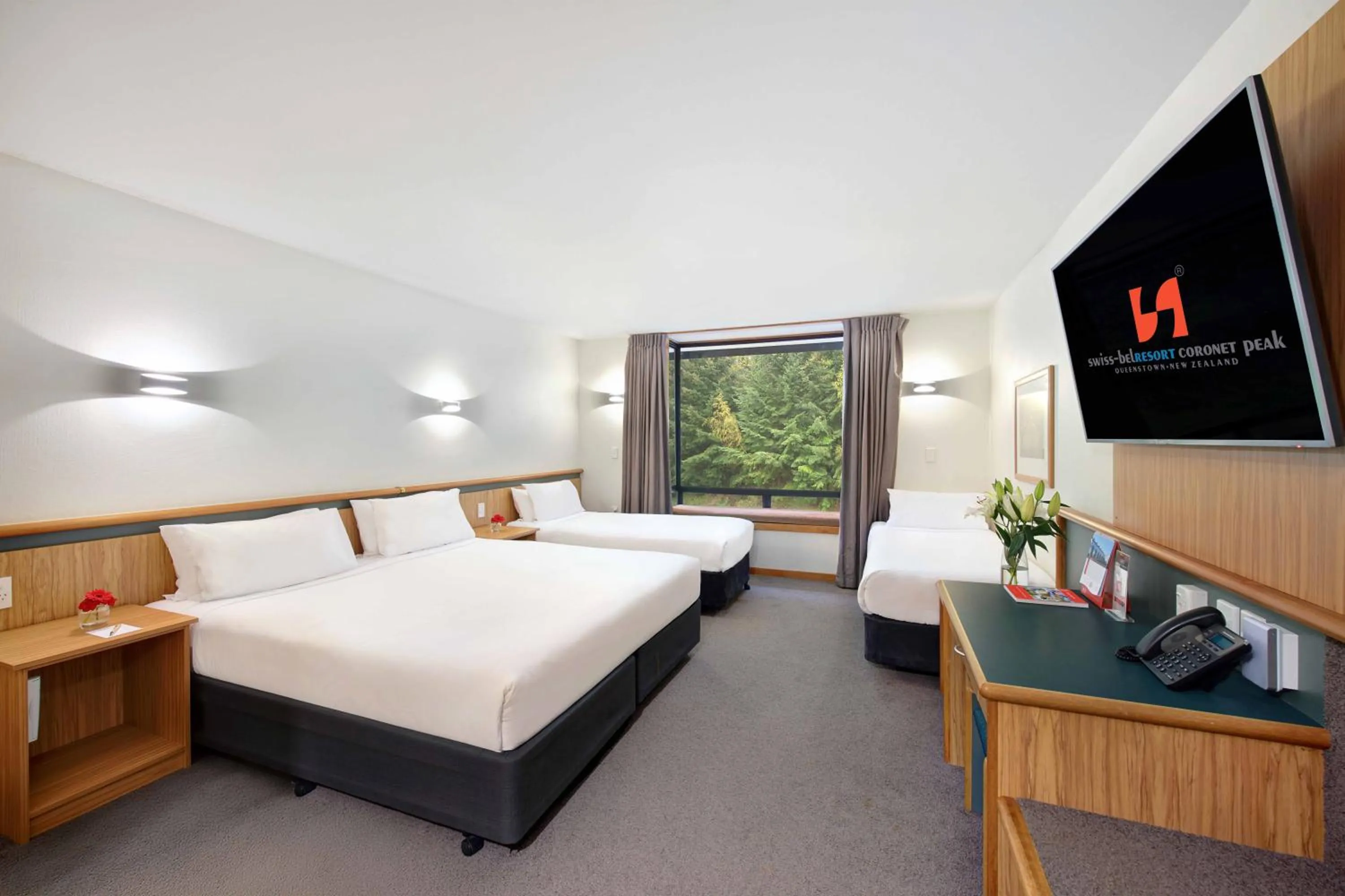 Bed in Swiss-Belresort Coronet Peak