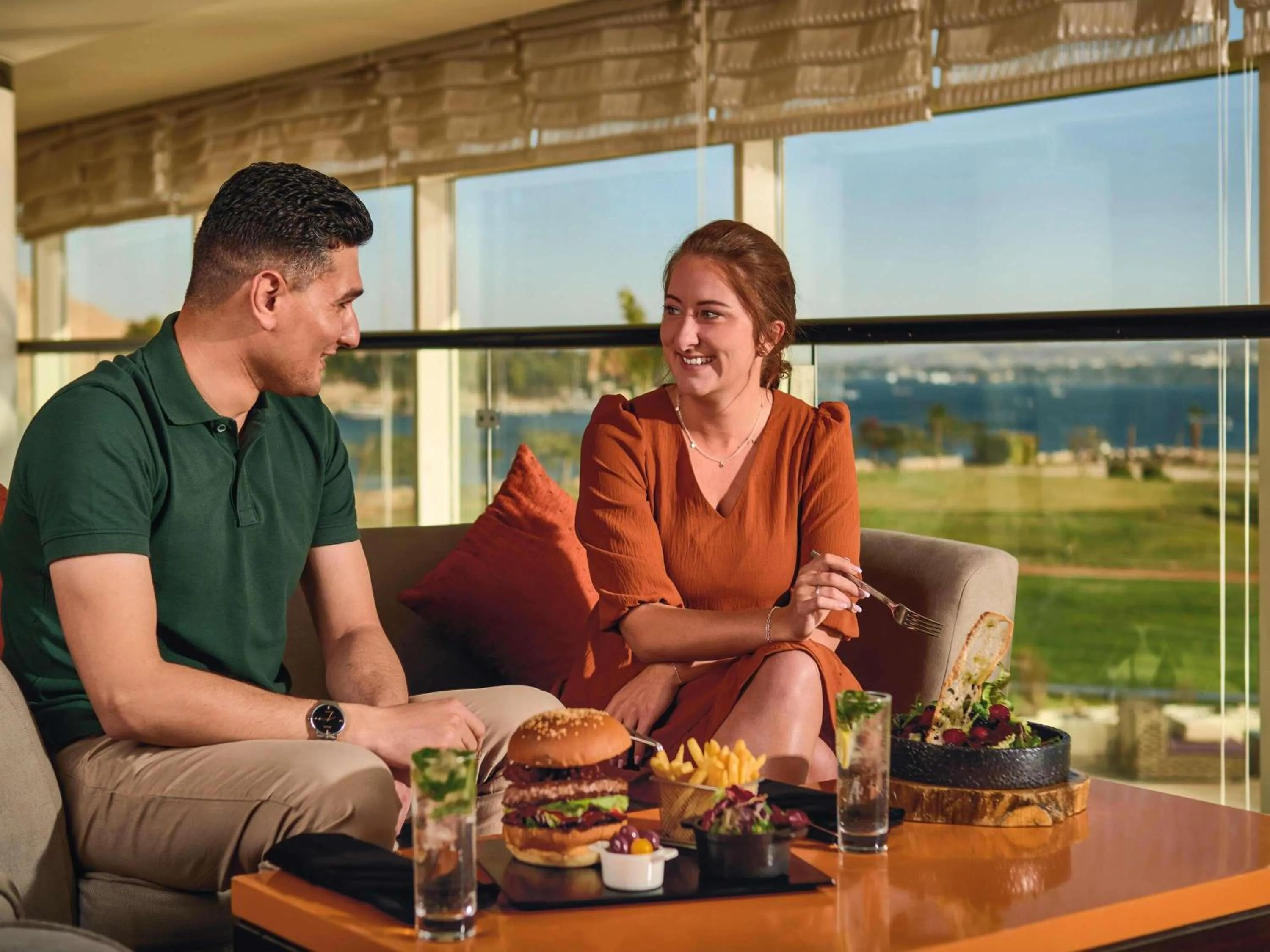 Lounge or bar in Mövenpick Resort Aswan