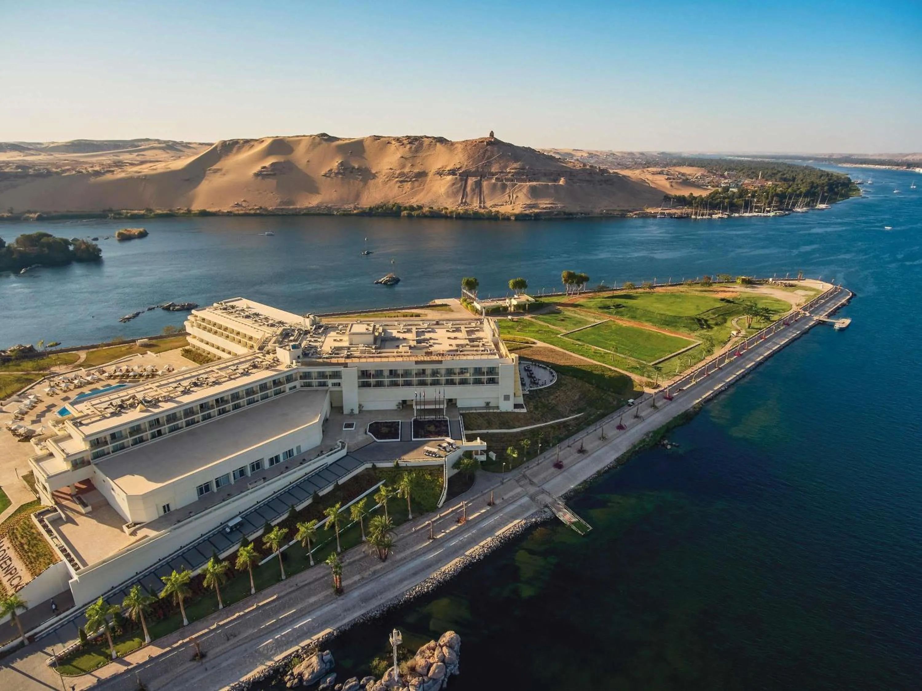 Restaurant/places to eat in Mövenpick Resort Aswan