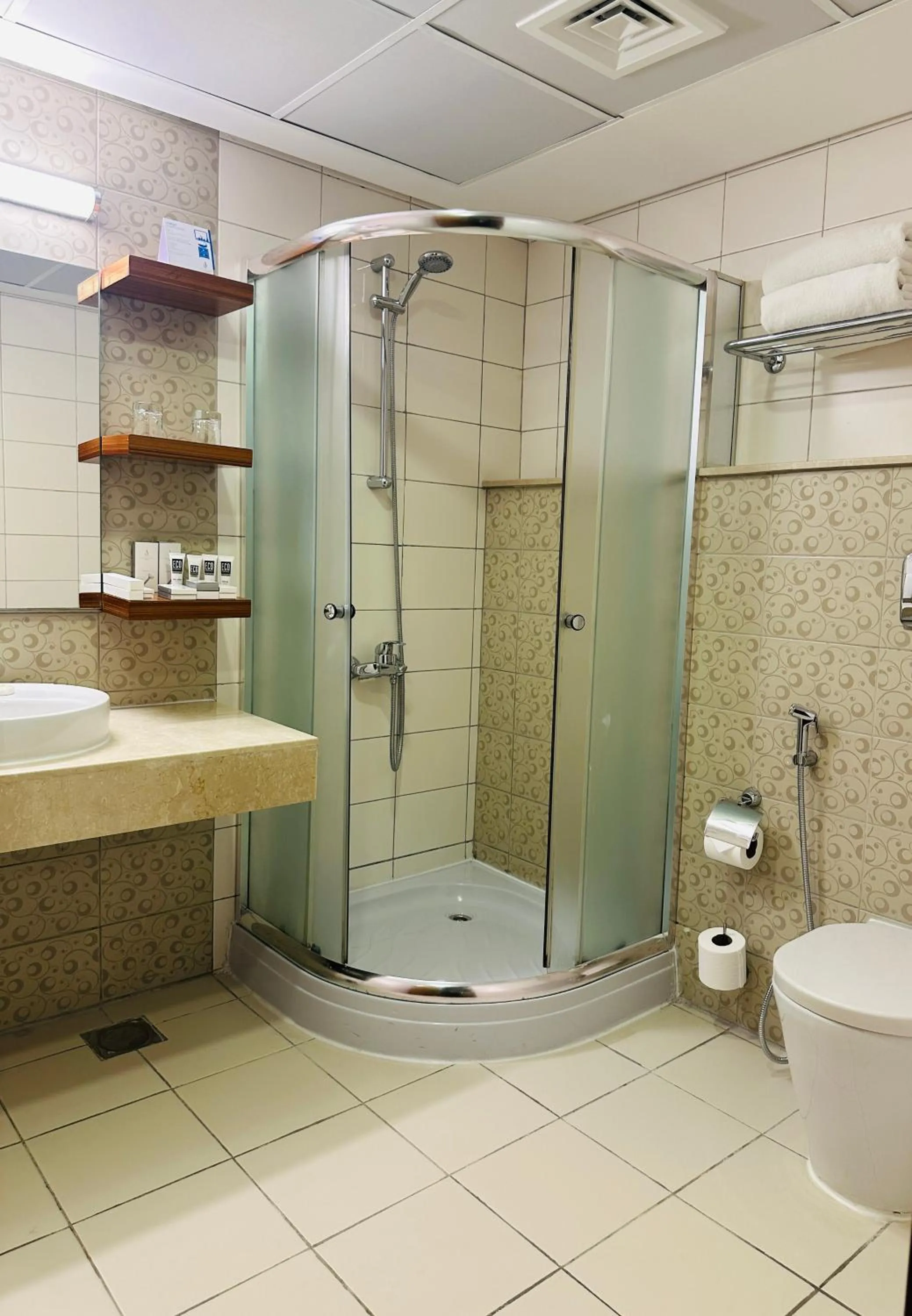 Toilet in City Seasons Al Hamra Hotel