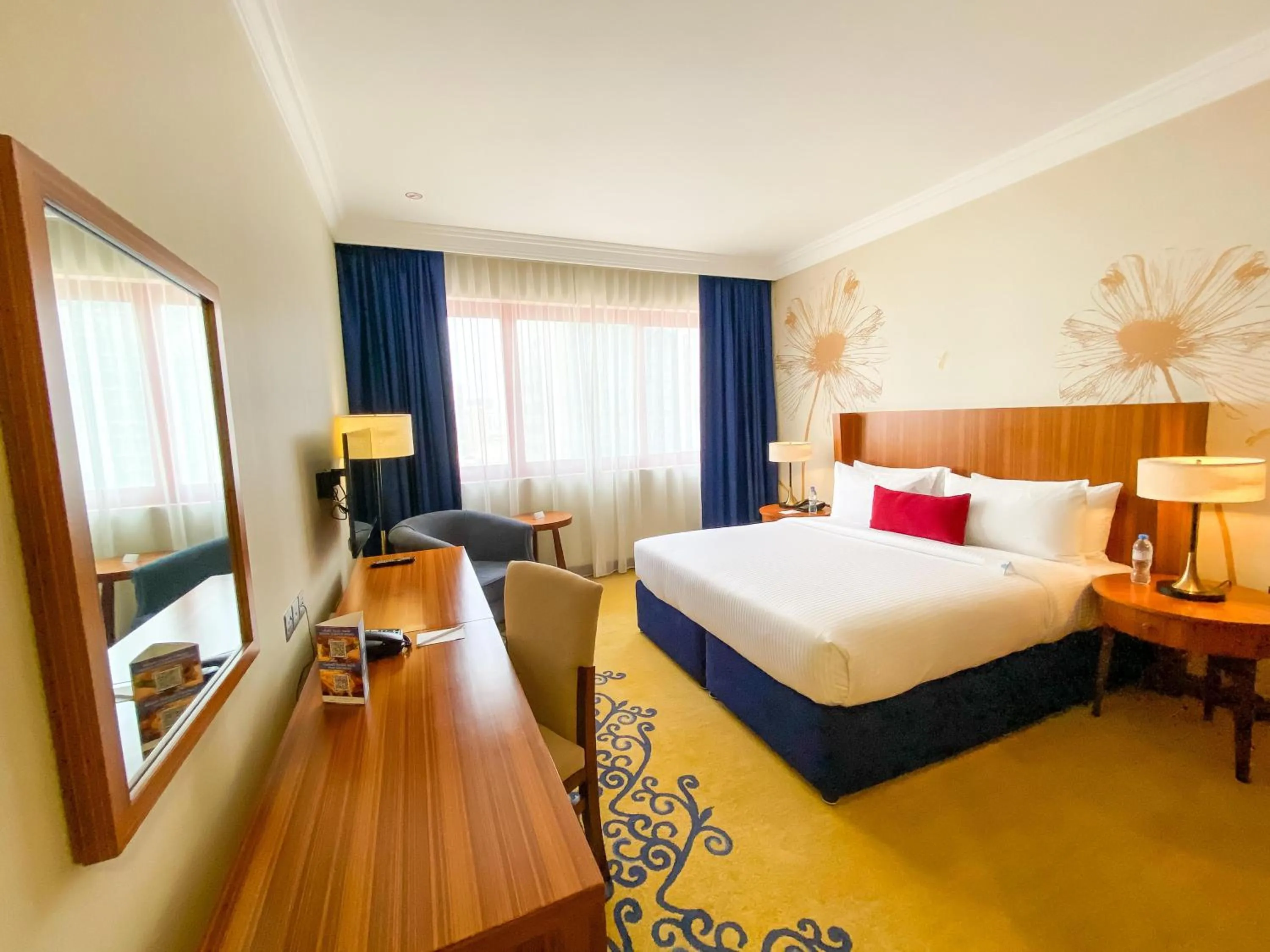 Bedroom, Bed in City Seasons Al Hamra Hotel