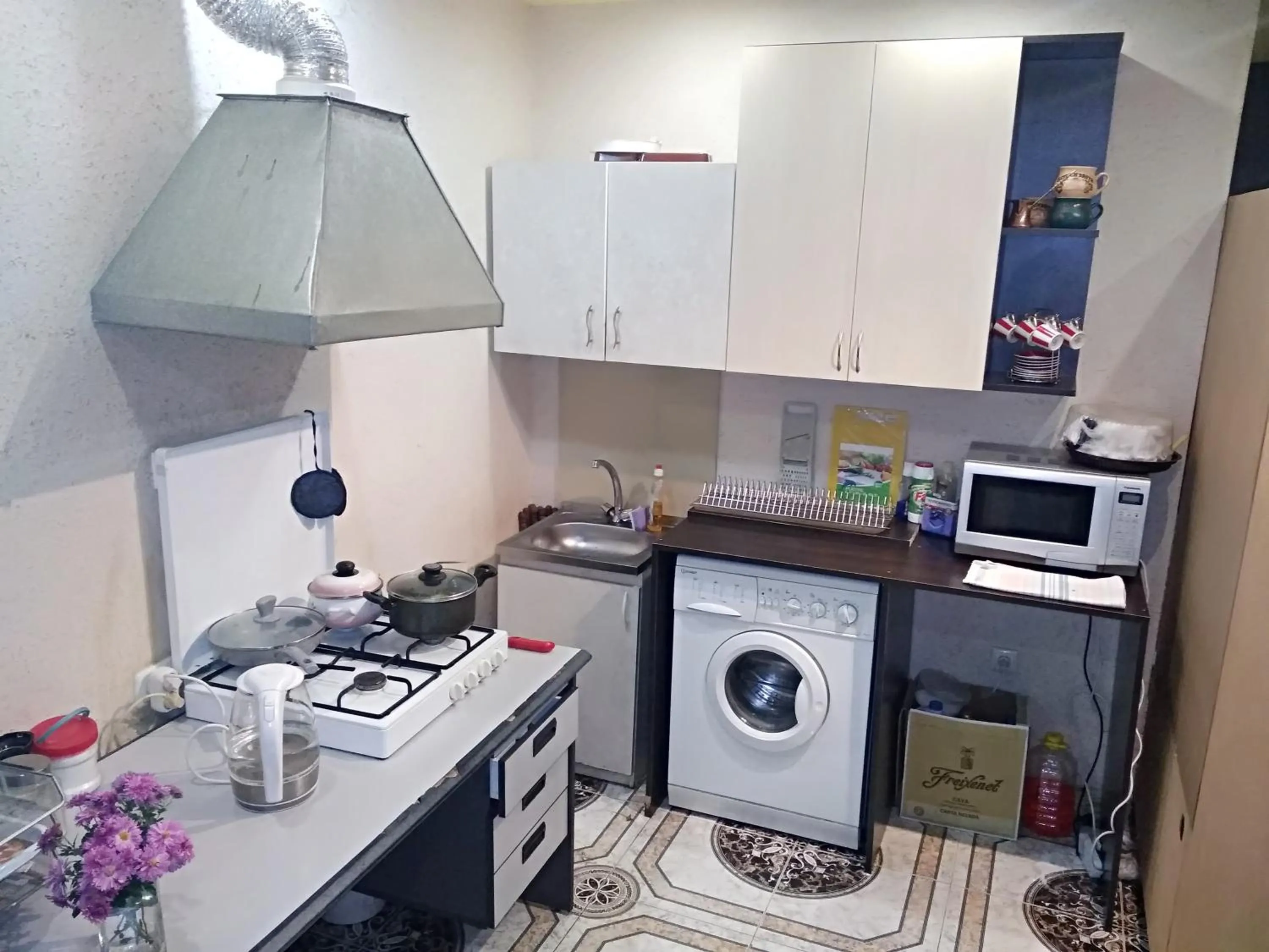 Kitchen or kitchenette in Komitas Avenue Guest House