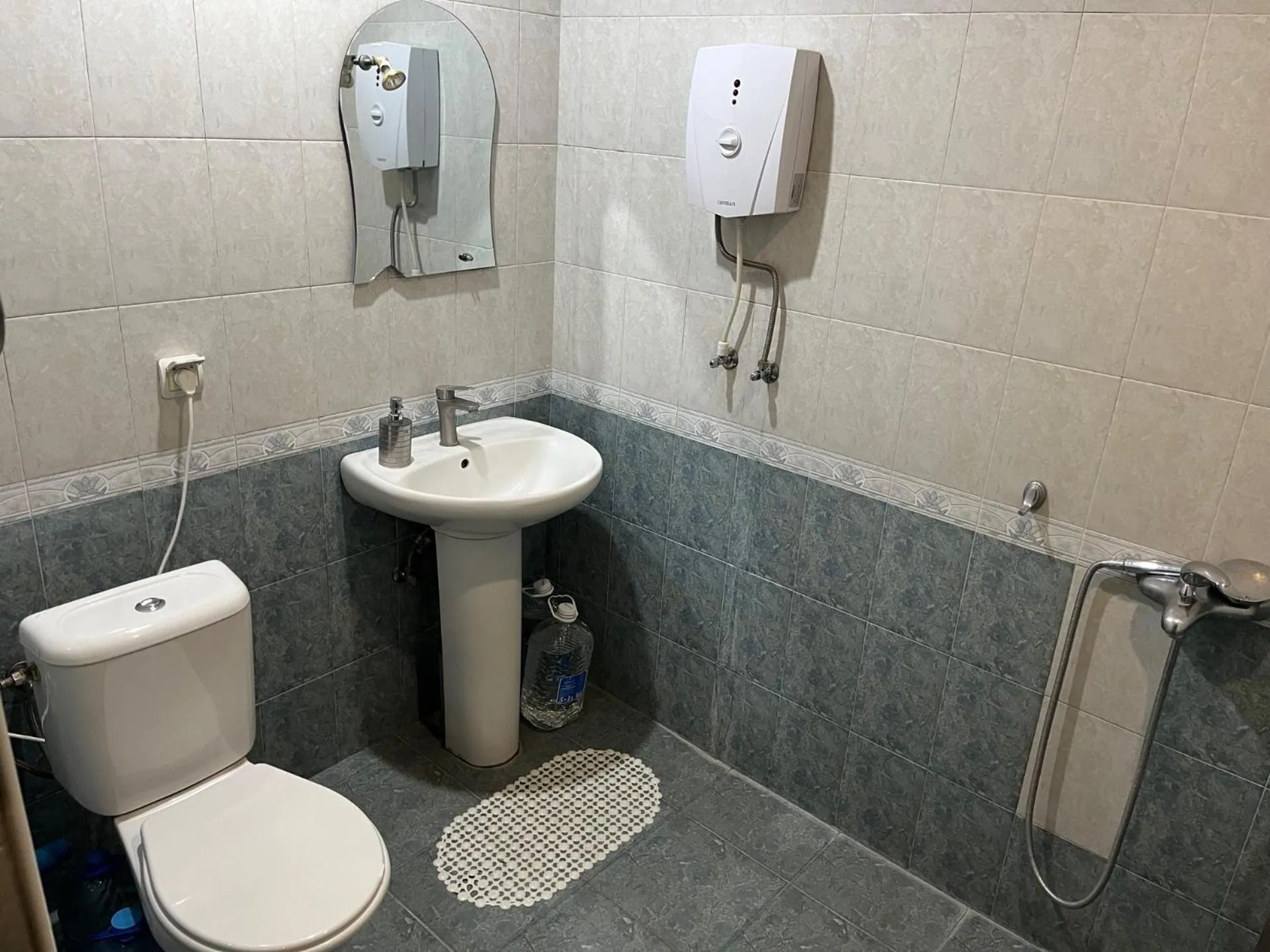 Shower in Komitas Avenue Guest House