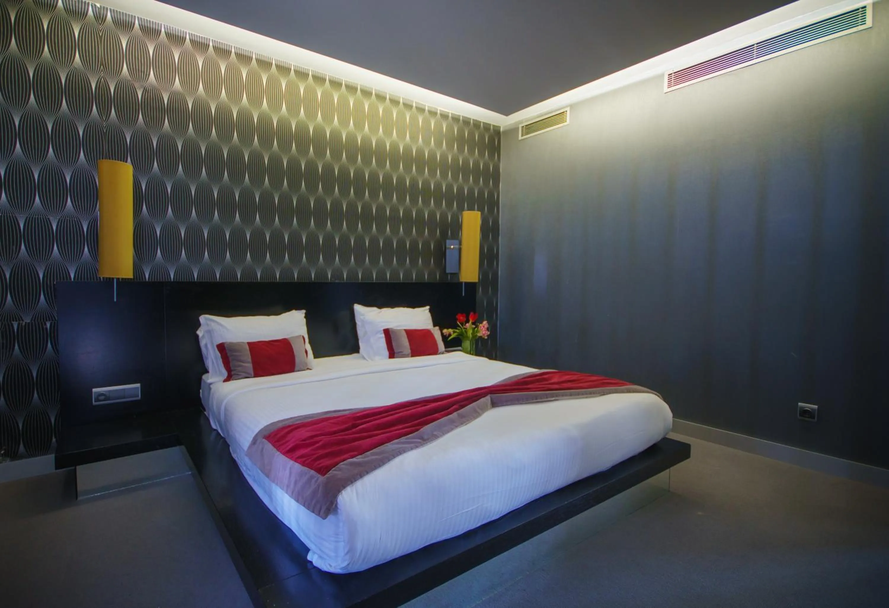 Bed in Vernazza Suites