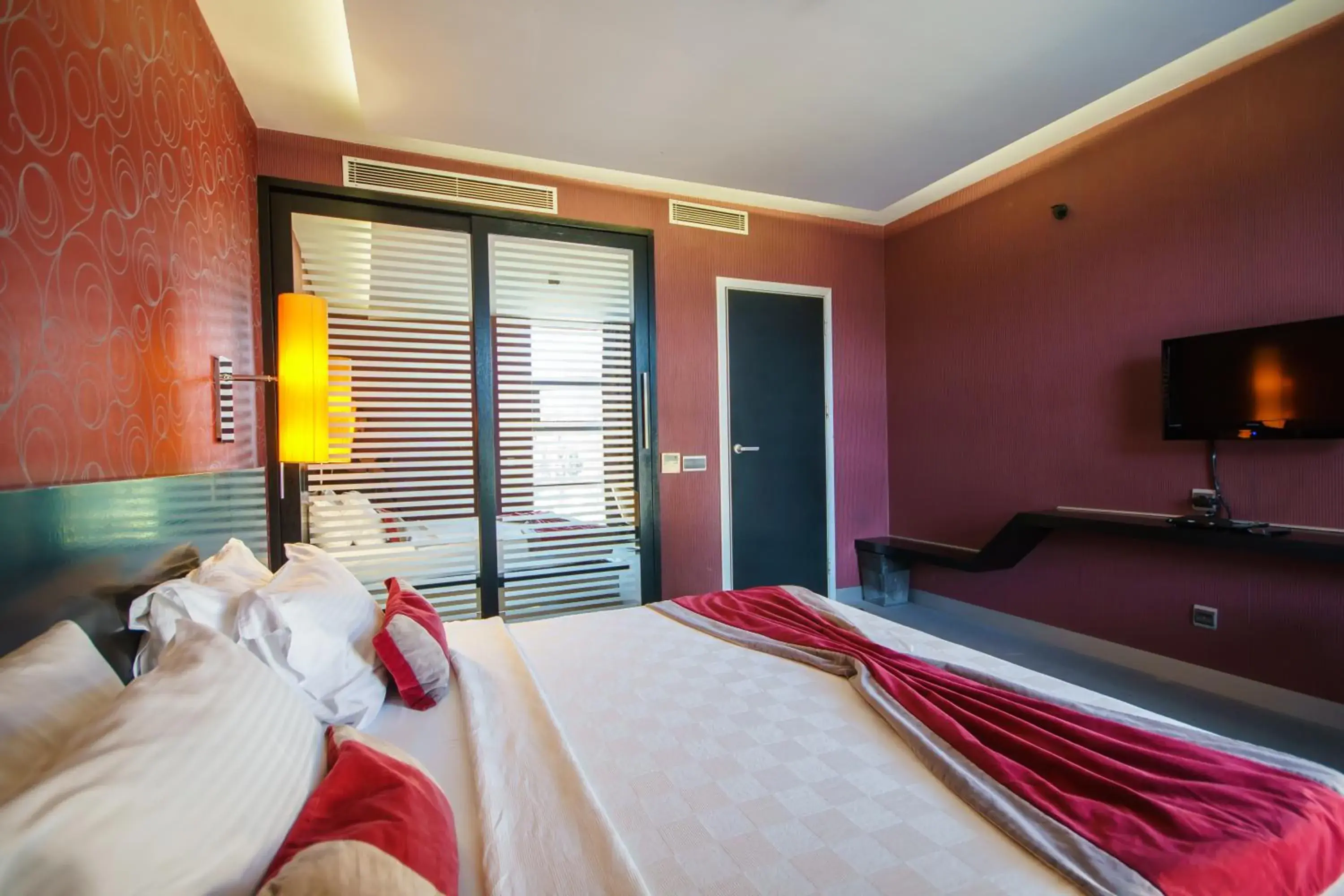 Bed in Vernazza Suites Bed in Vernazza Suites