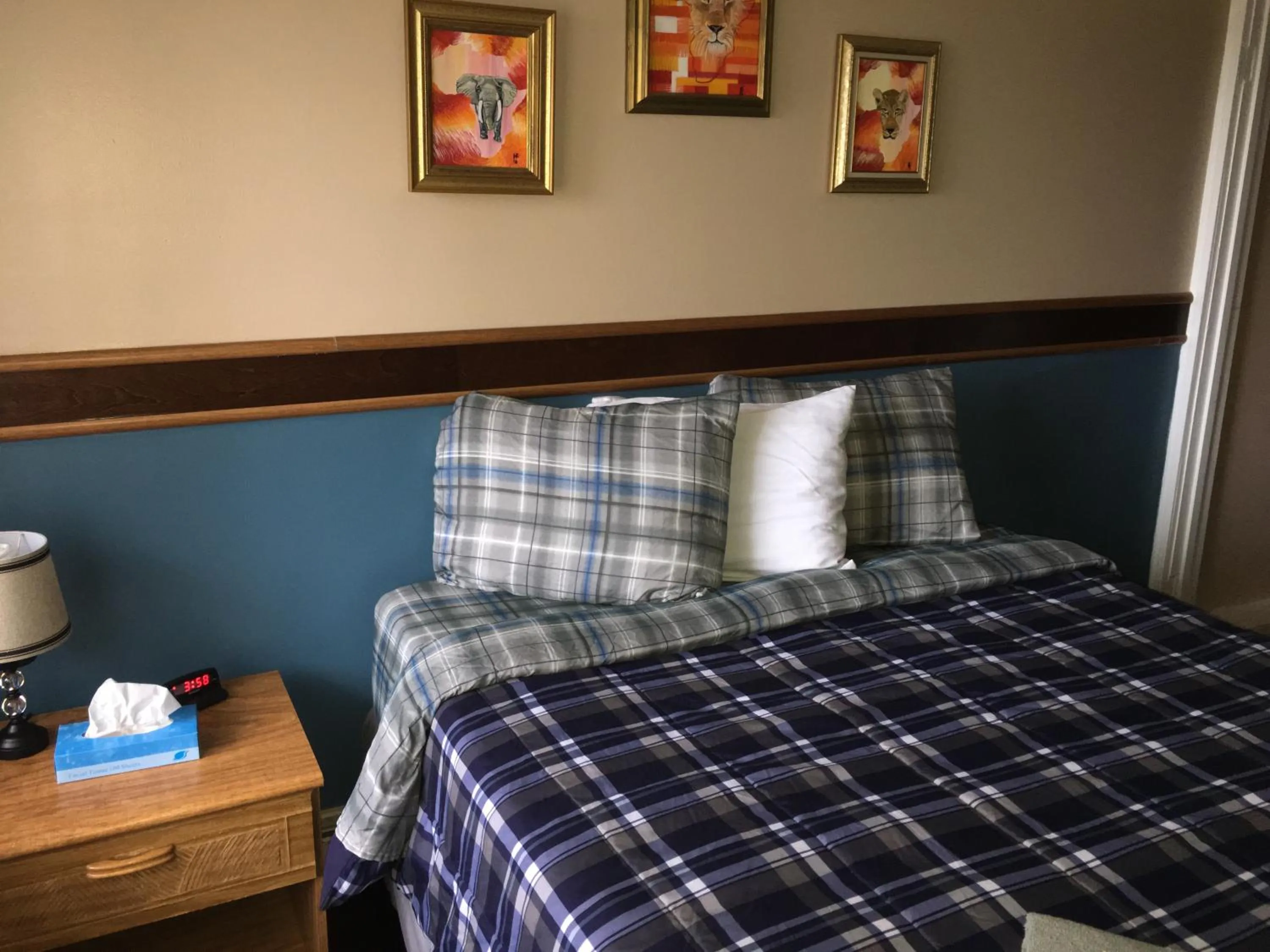 Bed in Big Bear Lodge