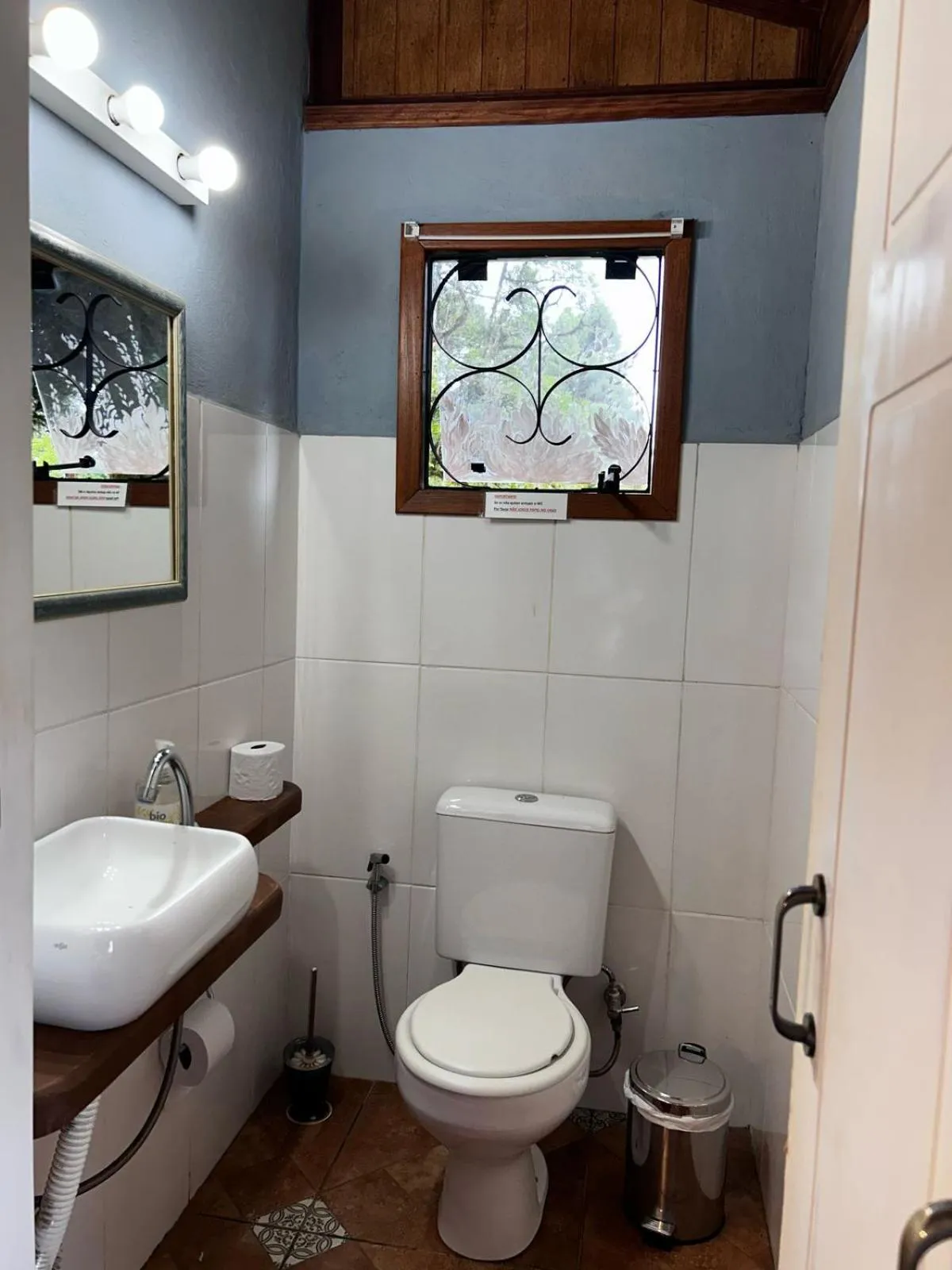 Toilet in Chalés ANECUEM