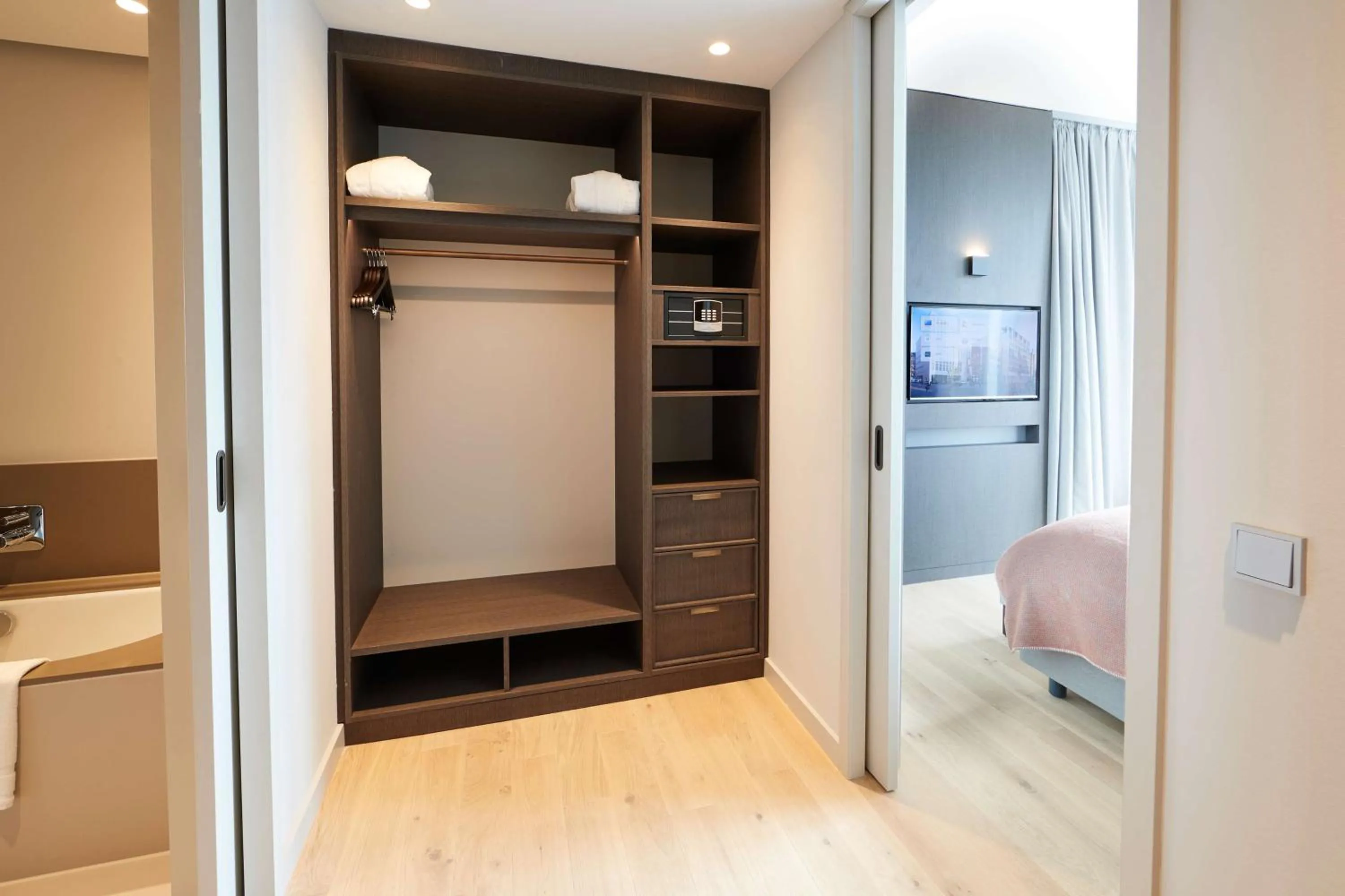 Photo of the whole room in ATLANTIC Grand Hotel Bremen