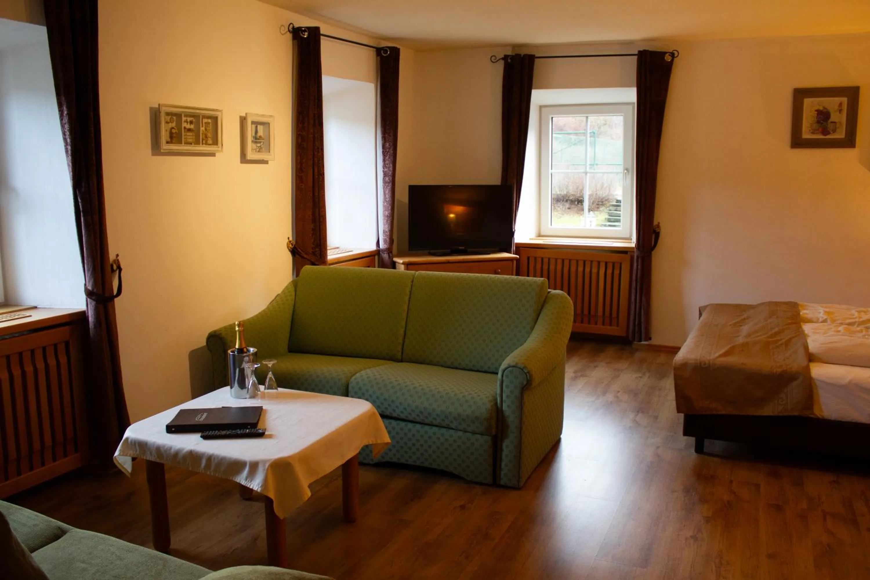 TV and multimedia in Hotel Gasthof Stranachwirt