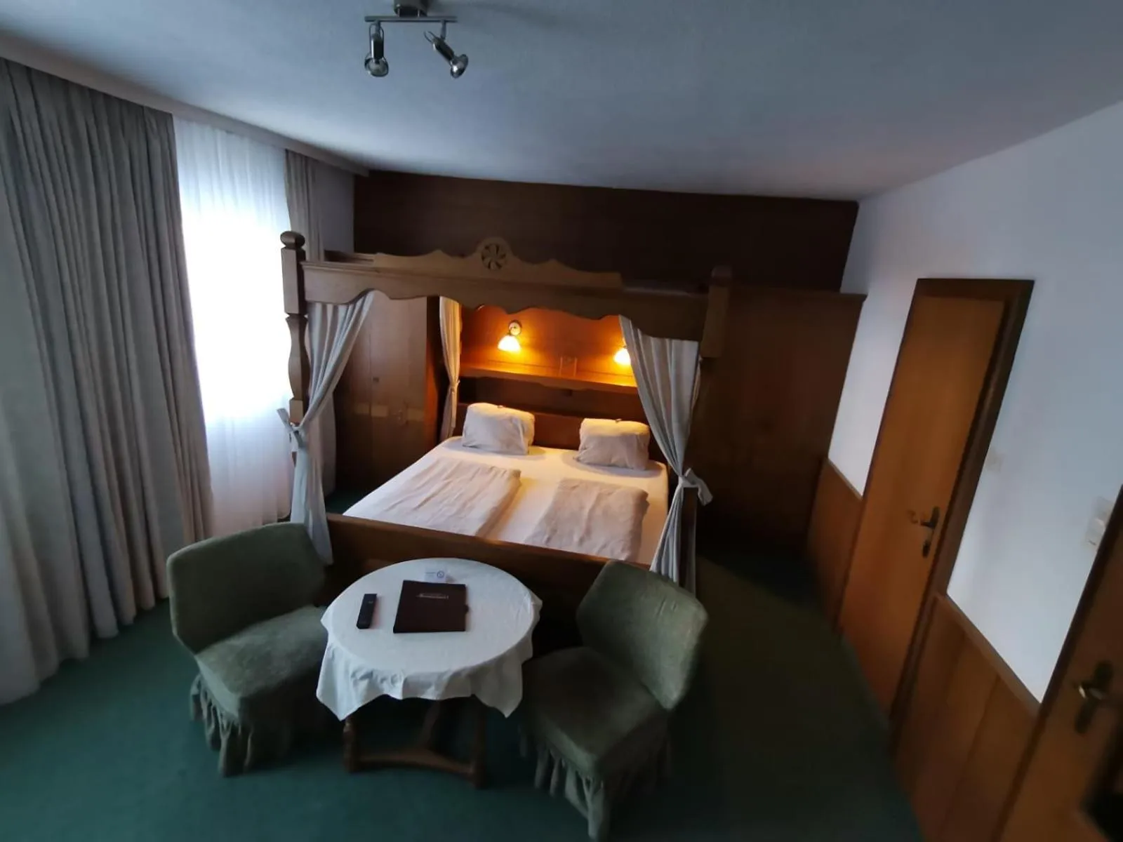 Bed in Hotel Gasthof Stranachwirt