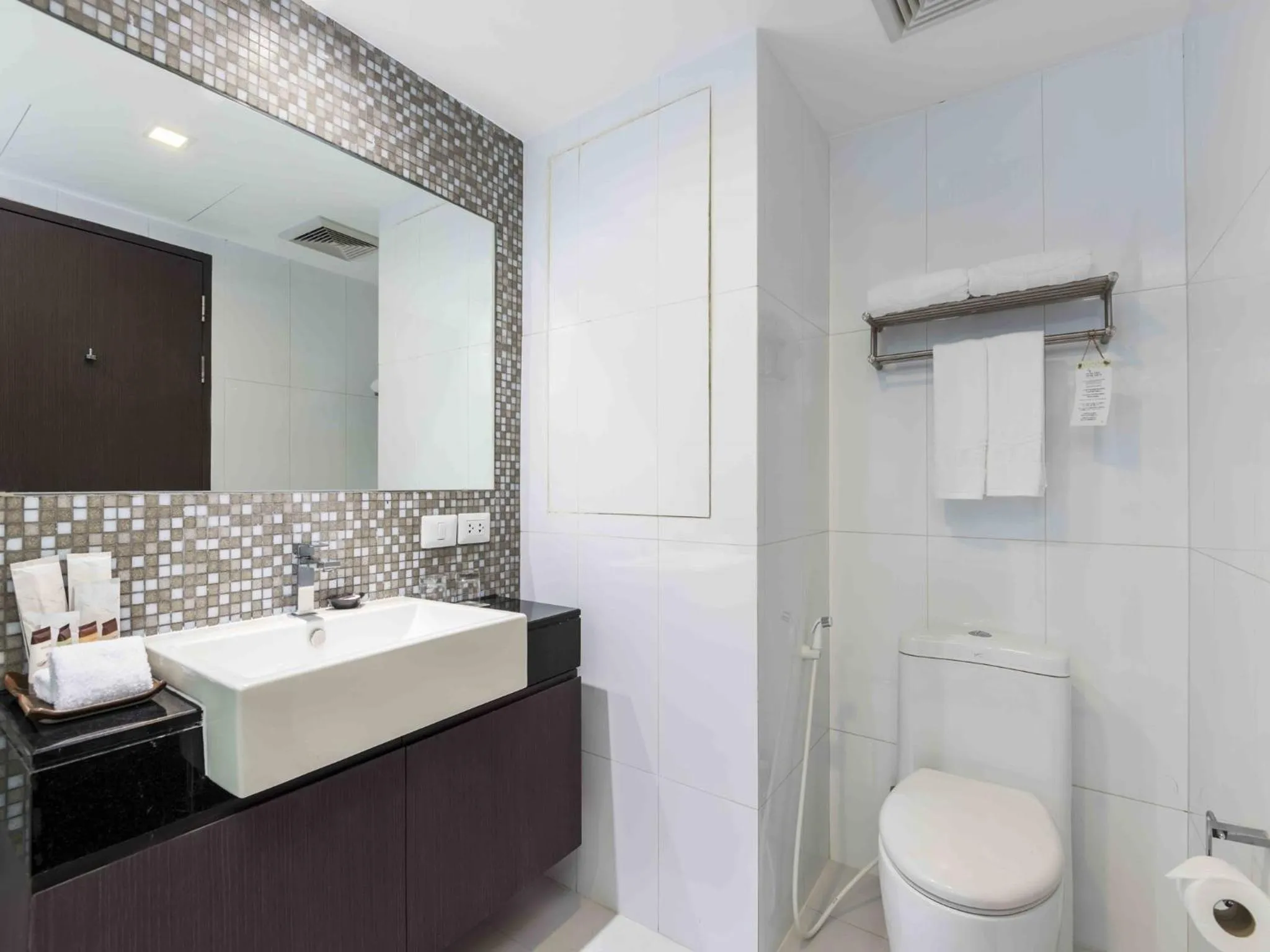 Toilet in Maitria Hotel Sukhumvit 18 Bangkok – A Chatrium Collection