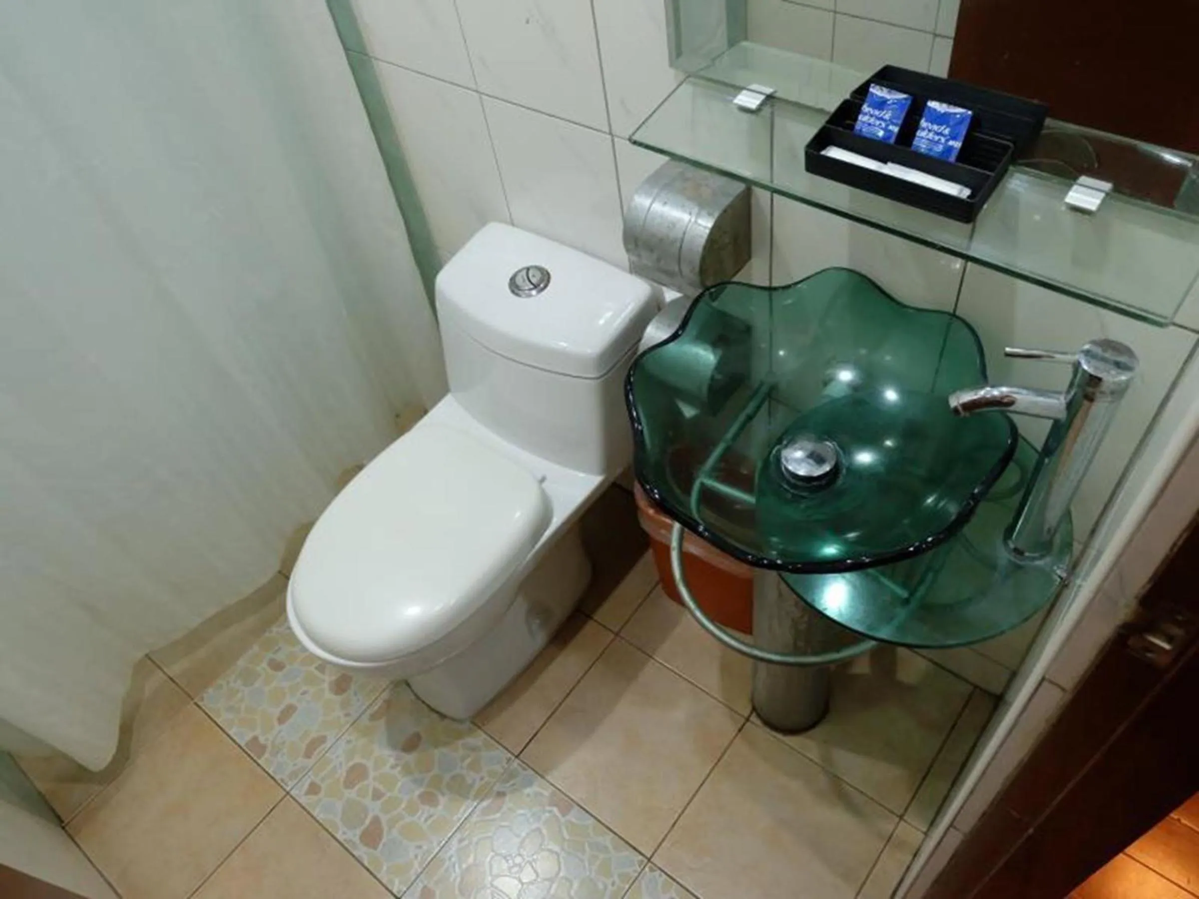 Toilet in A&A Plaza Hotel