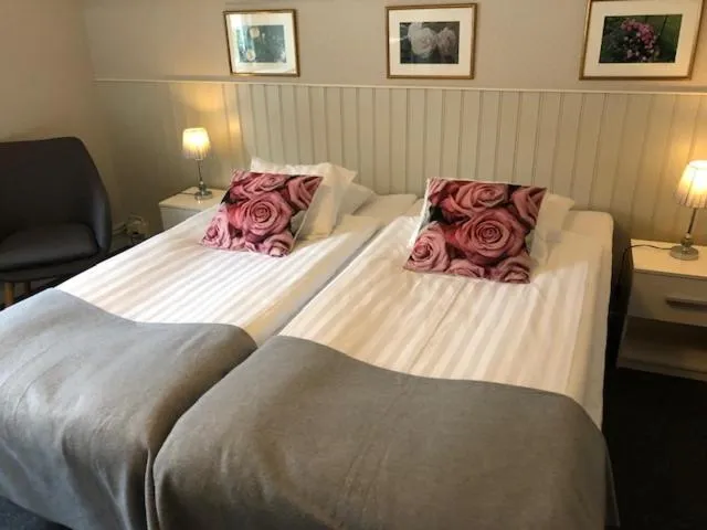 Bed in Hotell Turistgården i Simrishamn