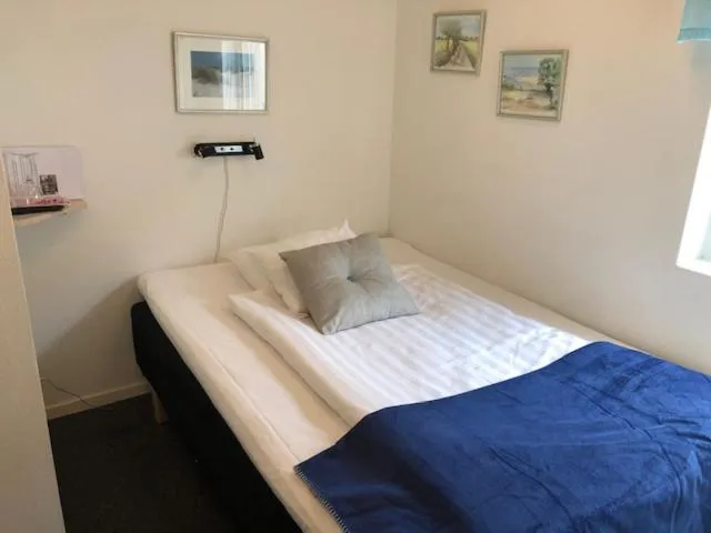 Bed in Hotell Turistgården i Simrishamn