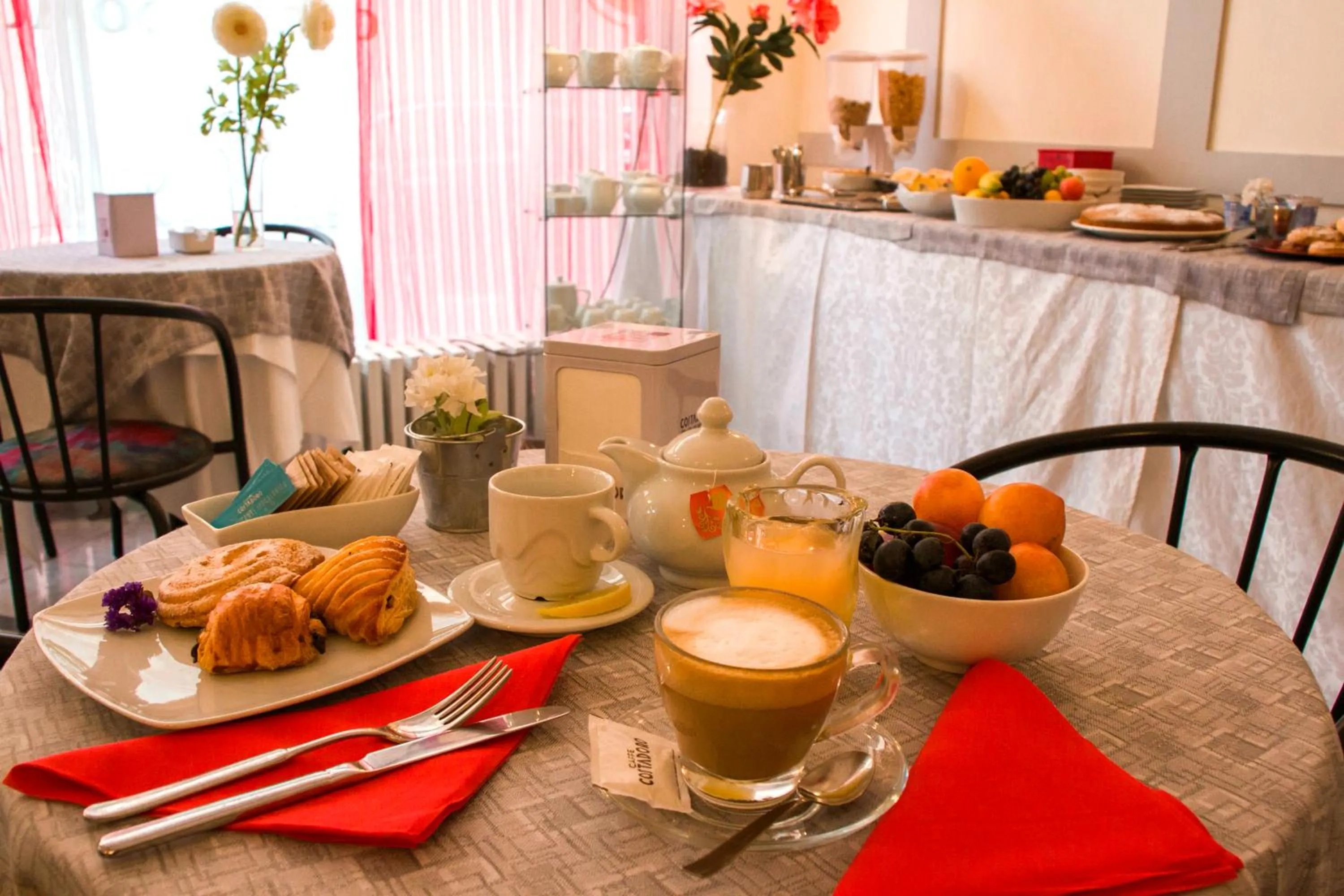 Food and drinks in Domus Hotel