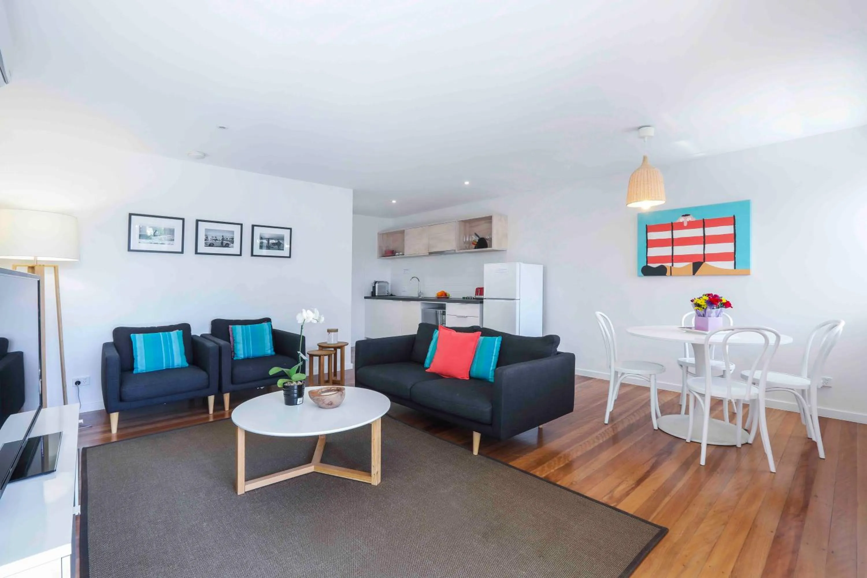 Kitchen or kitchenette in Sandbox Apartments