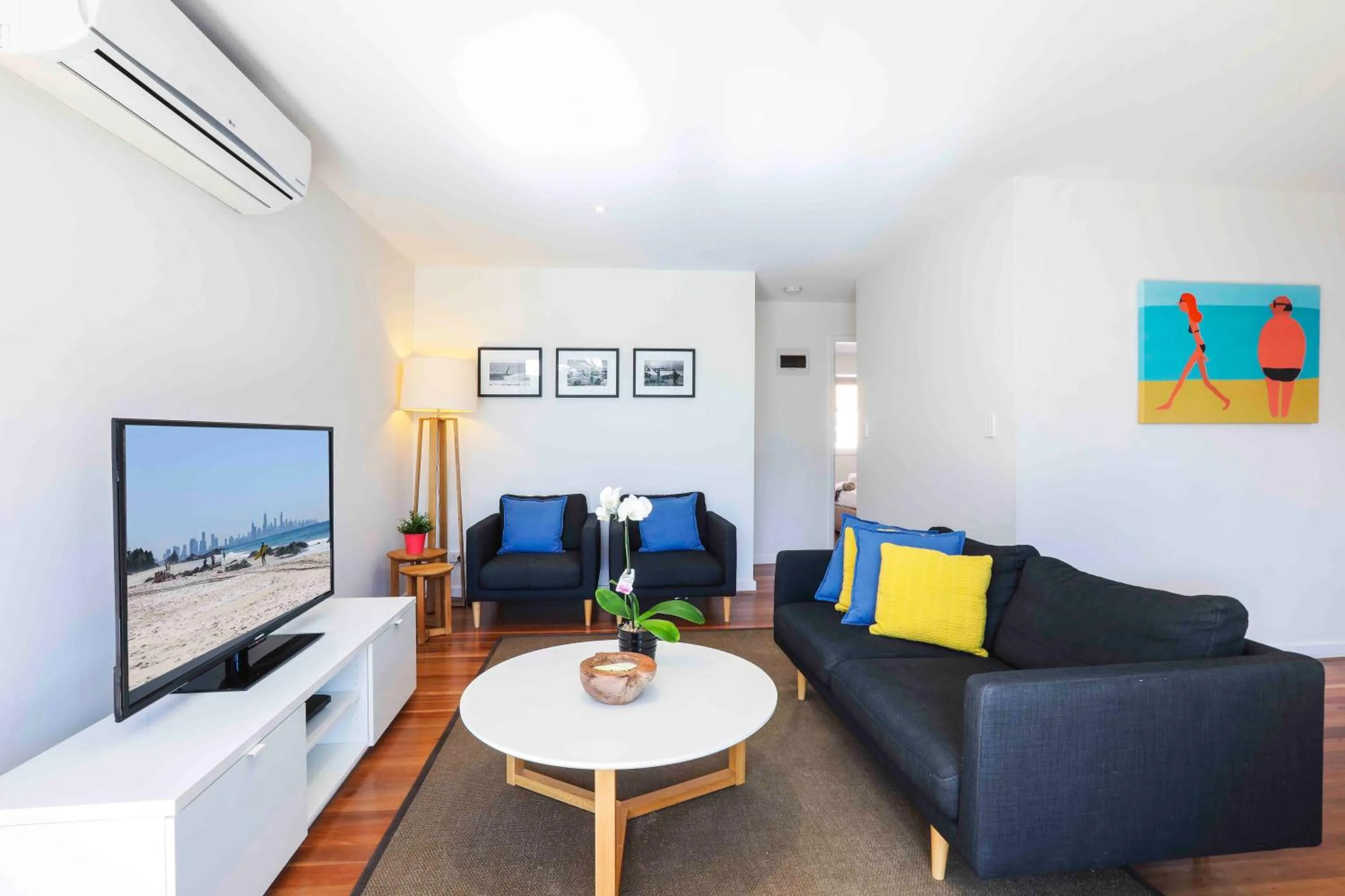 TV and multimedia in Sandbox Apartments