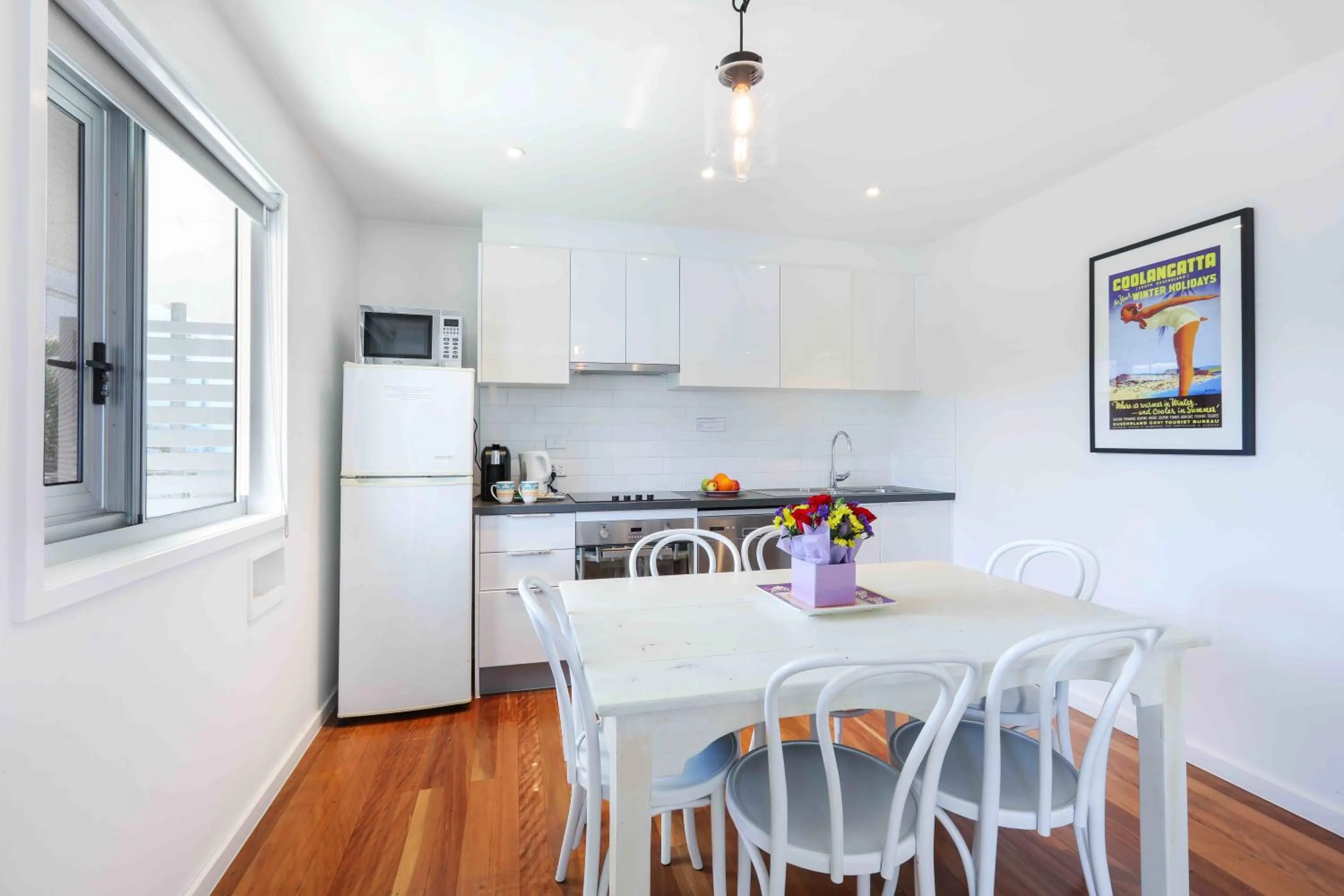 Kitchen or kitchenette in Sandbox Apartments