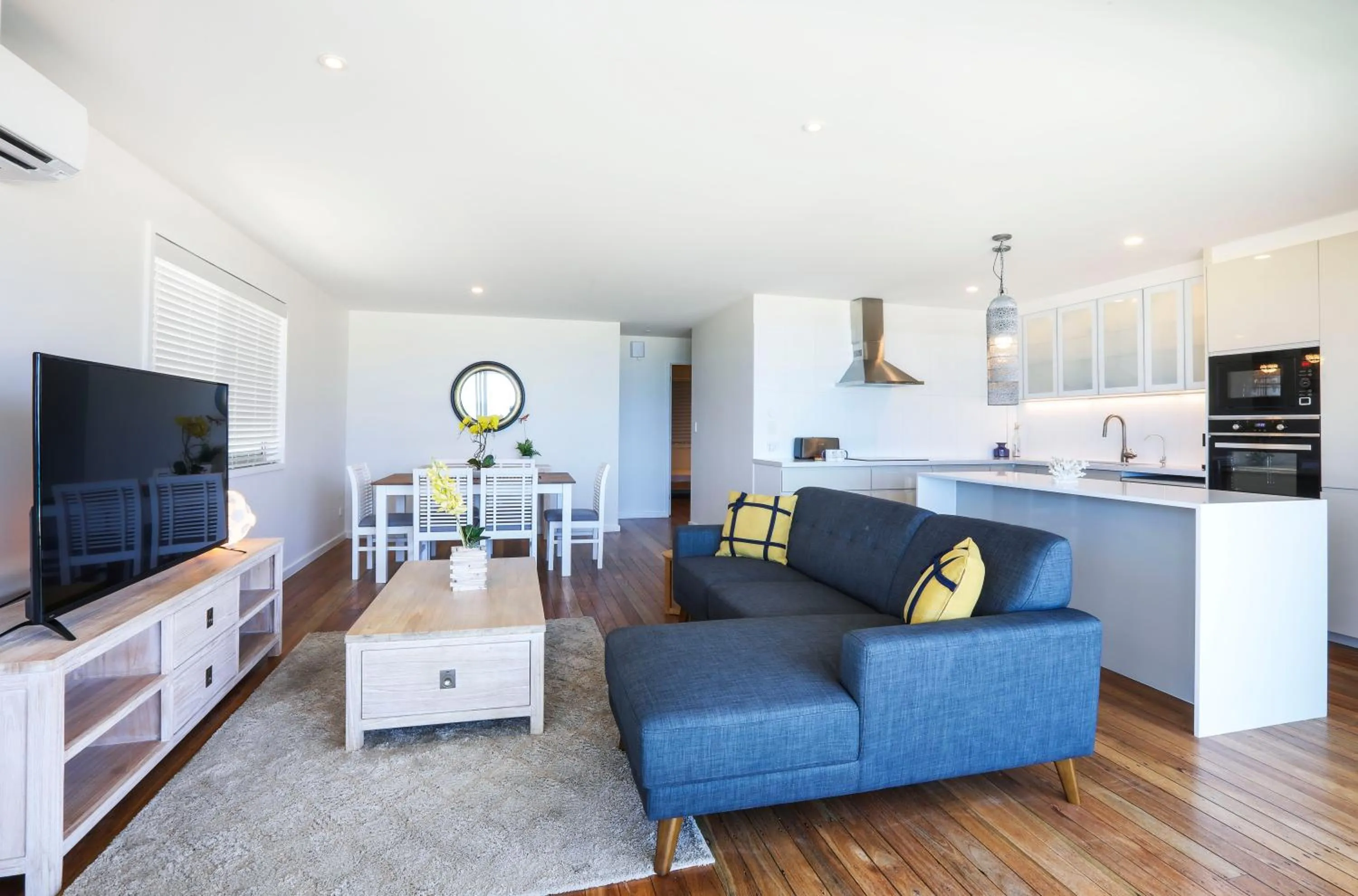 Kitchen or kitchenette in Sandbox Apartments