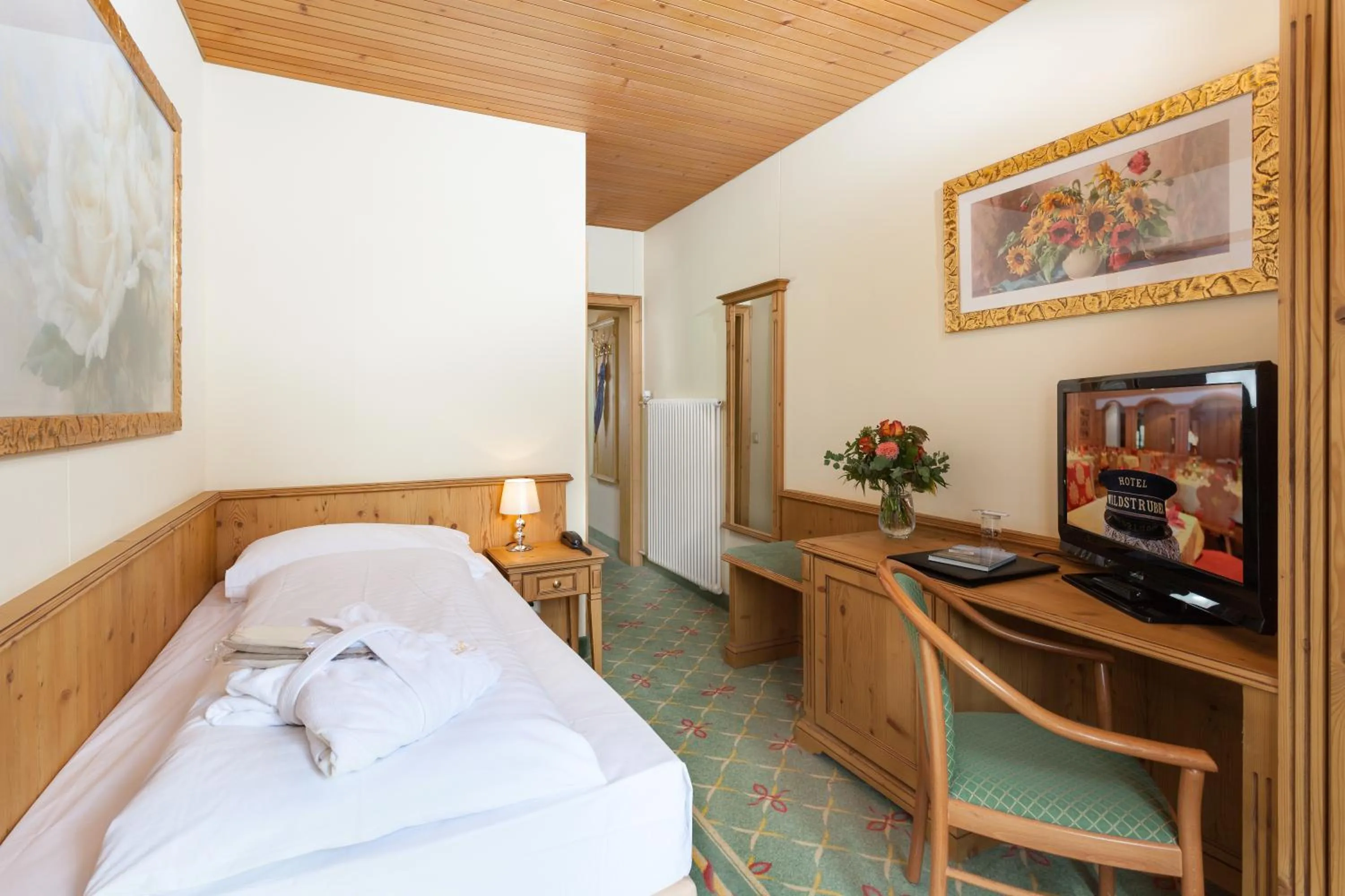 Bed in Sporthotel Wildstrubel