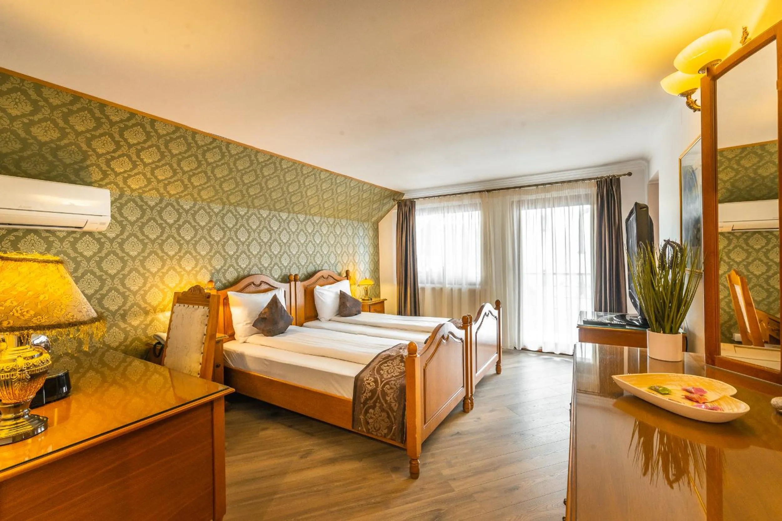 Photo of the whole room, Bed in Hotel Korona