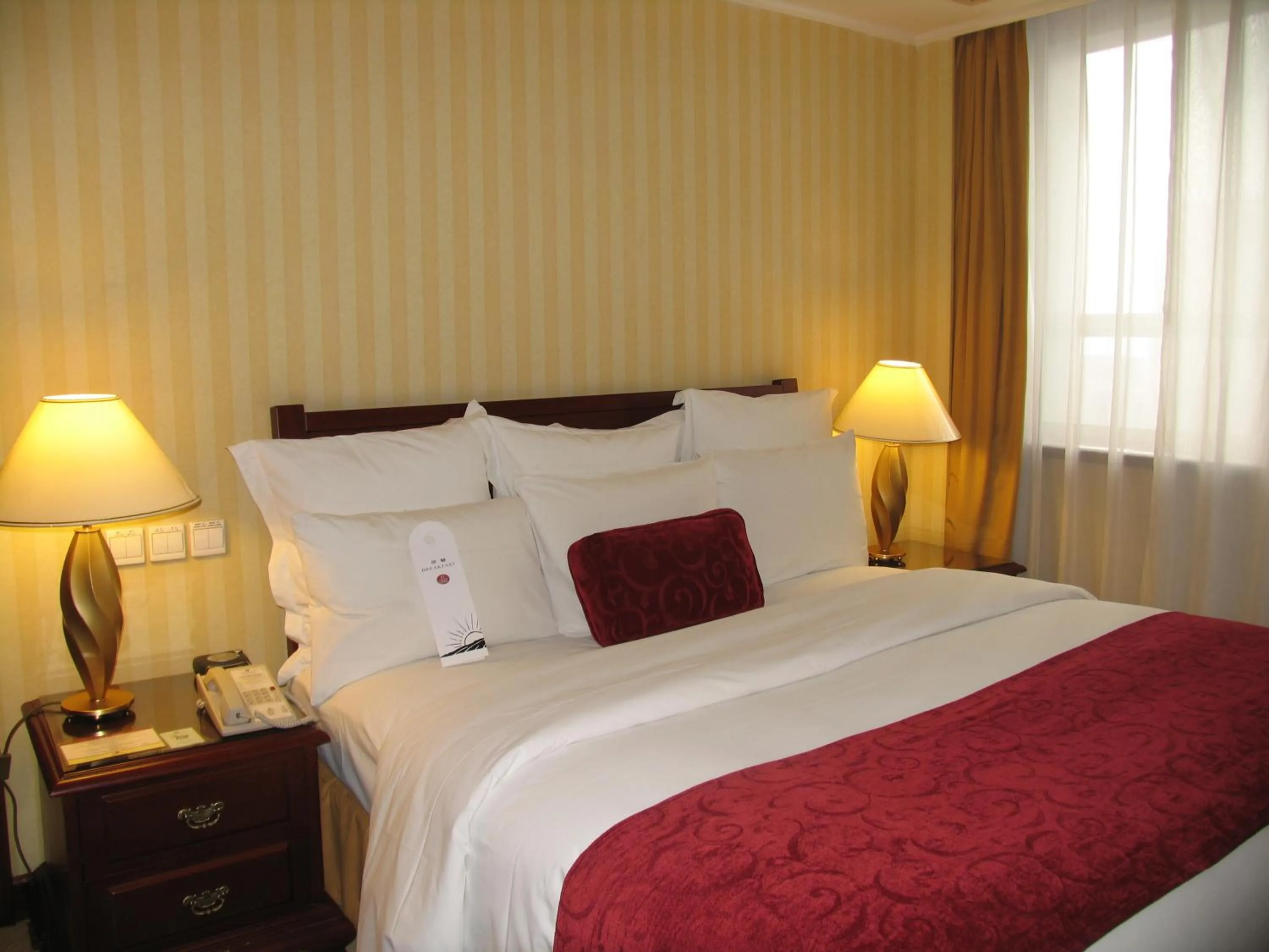 Bed in Clarion Hotel Tianjin