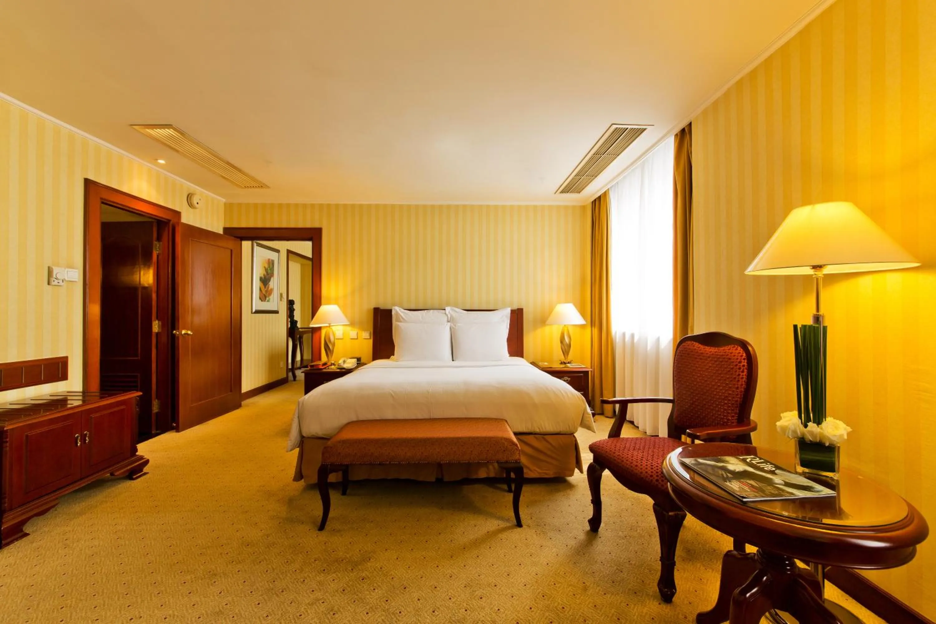 Photo of the whole room, Bed in Clarion Hotel Tianjin