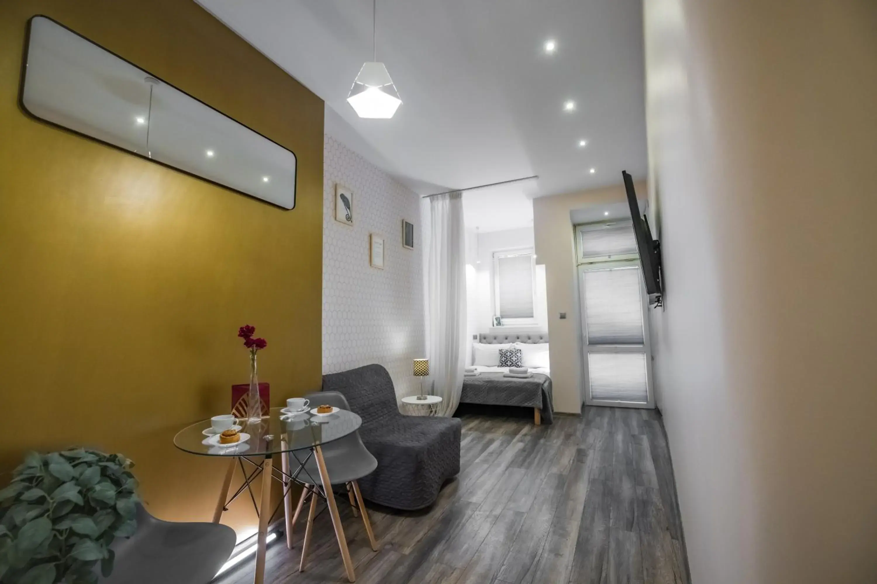 Double Room with Balcony and Shower in Leo Apartments Old Town Double Room with Balcony and Shower in Leo Apartments Old Town