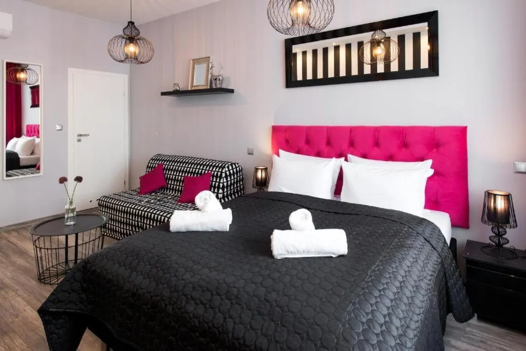 Bed in Leo Apartments Old Town